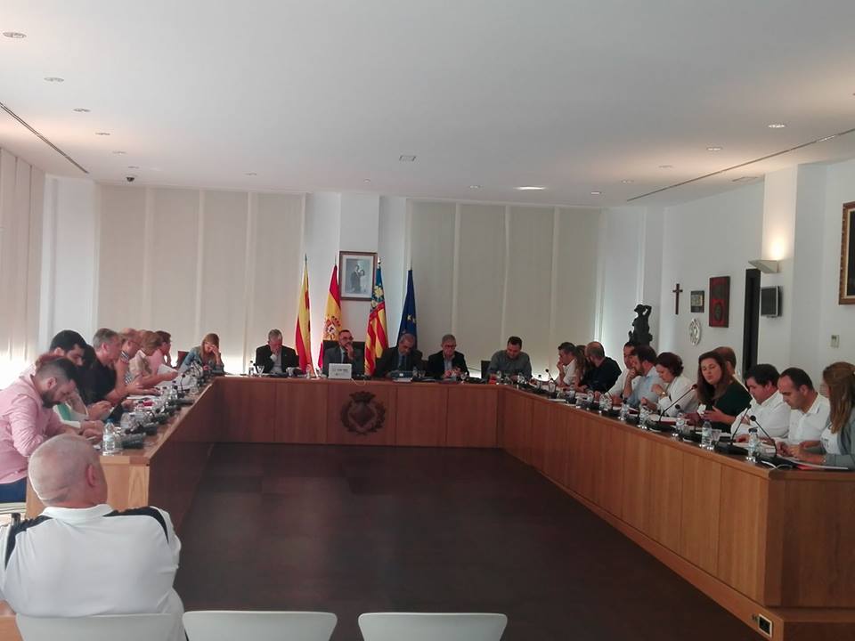 El pleno aprobará esta tarde el pago de facturas y una declaración institucional para defender el programa plurilingüe del José Soriano