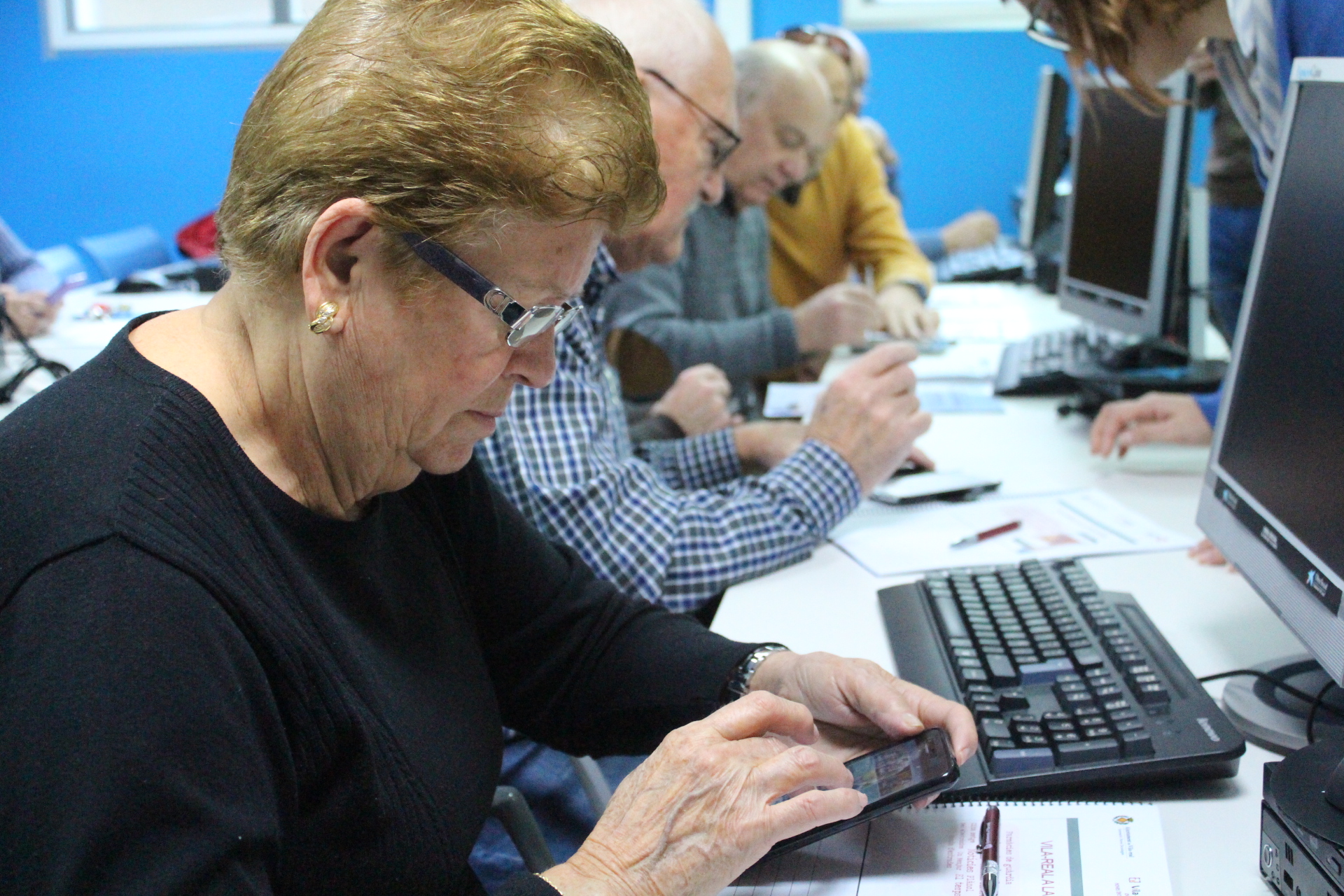 Vila-real acerca su aplicación móvil municipal a los vecinos