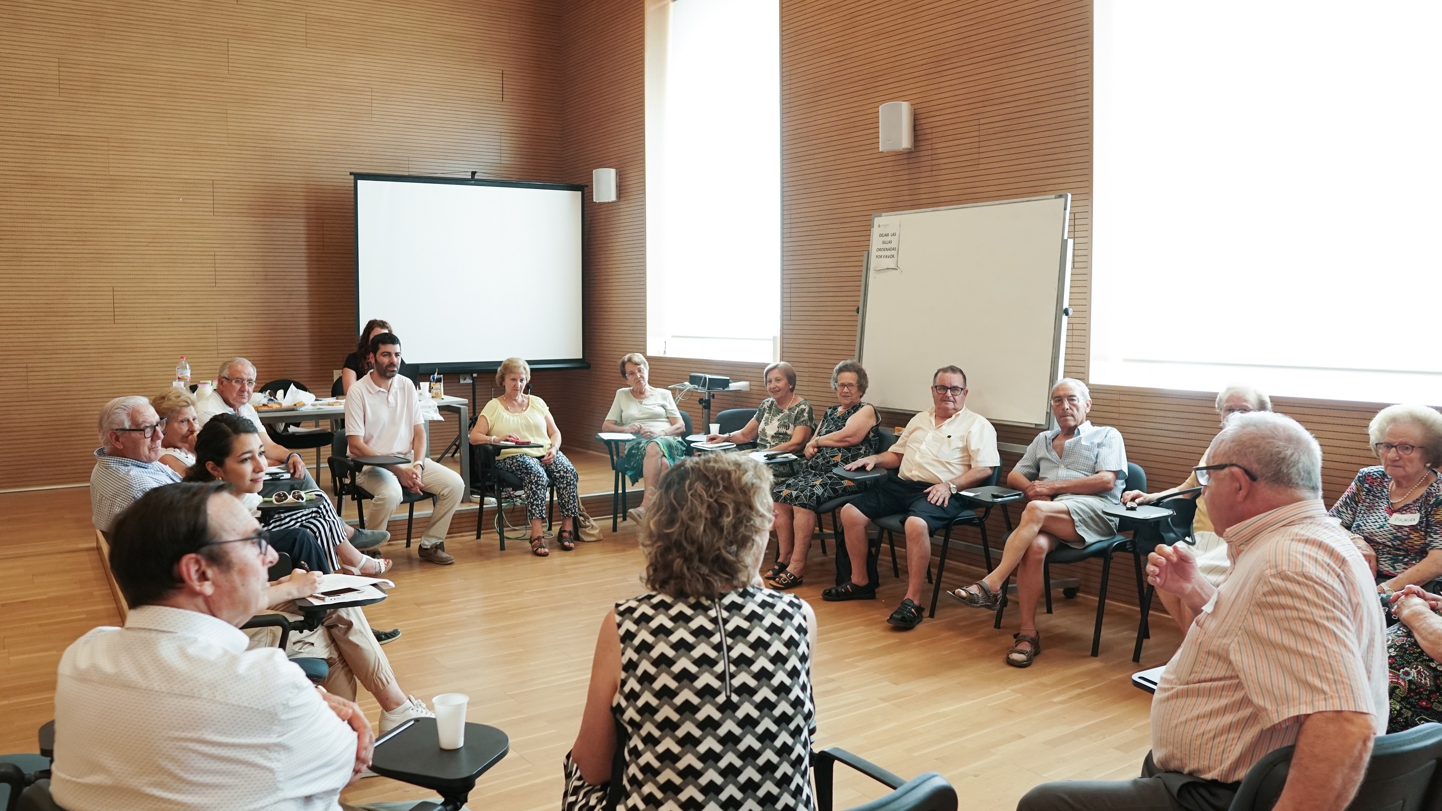 Servicios Sociales elabora el primer Plan de Personas Mayores para favorecer el envejecimiento activo de la población.