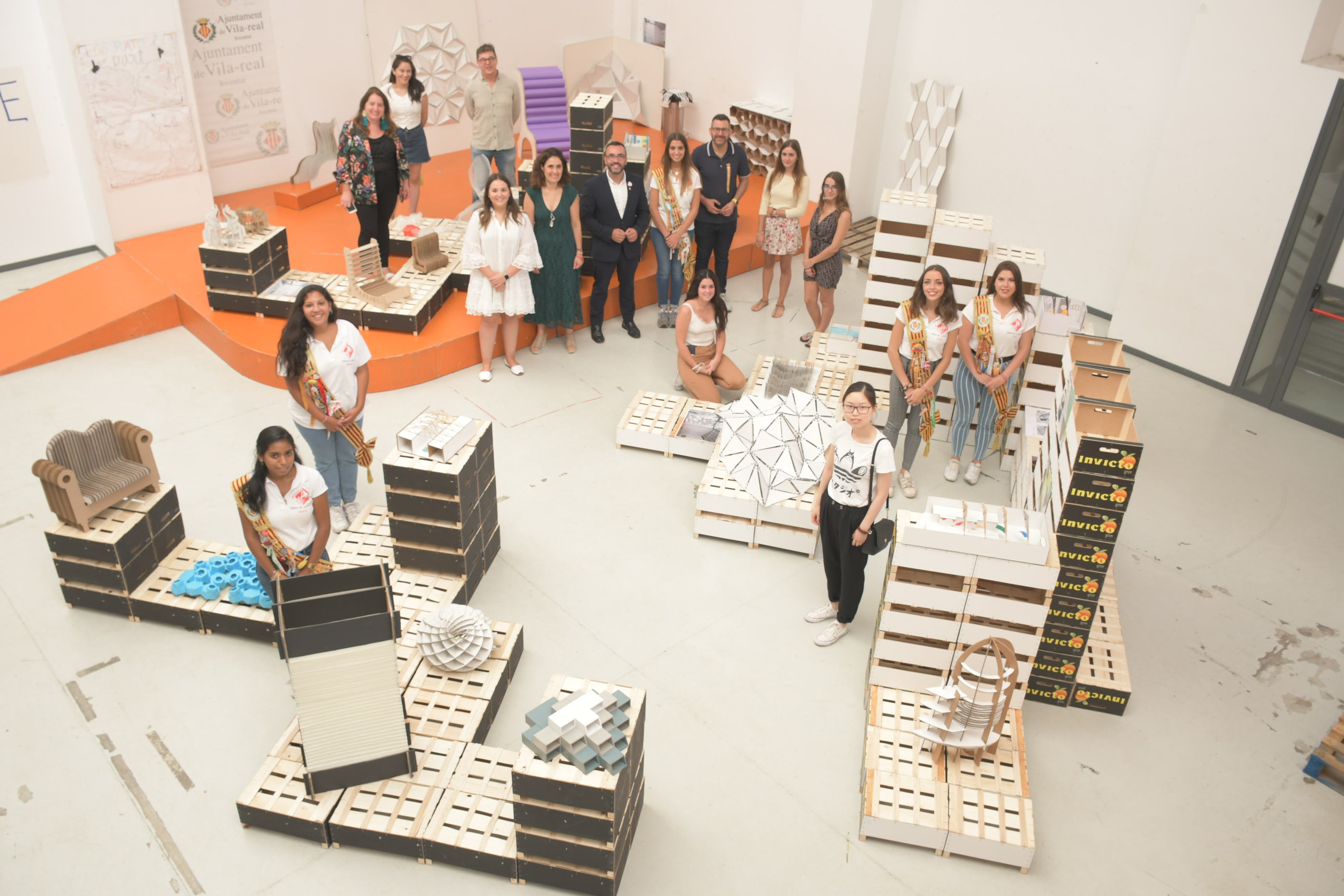 Alumnos de la EASD de València diseñan 37 propuestas de mobiliario y decoración para el Espai Jove.