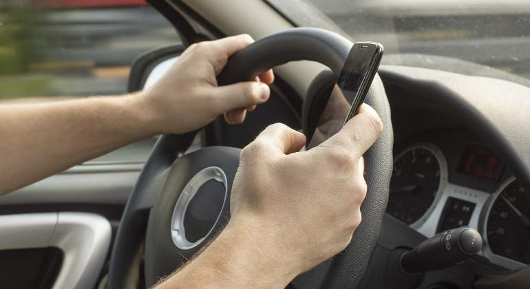 Lanzan nueva campaña de control de distracciones al volante que incidirá en el uso del móvil.