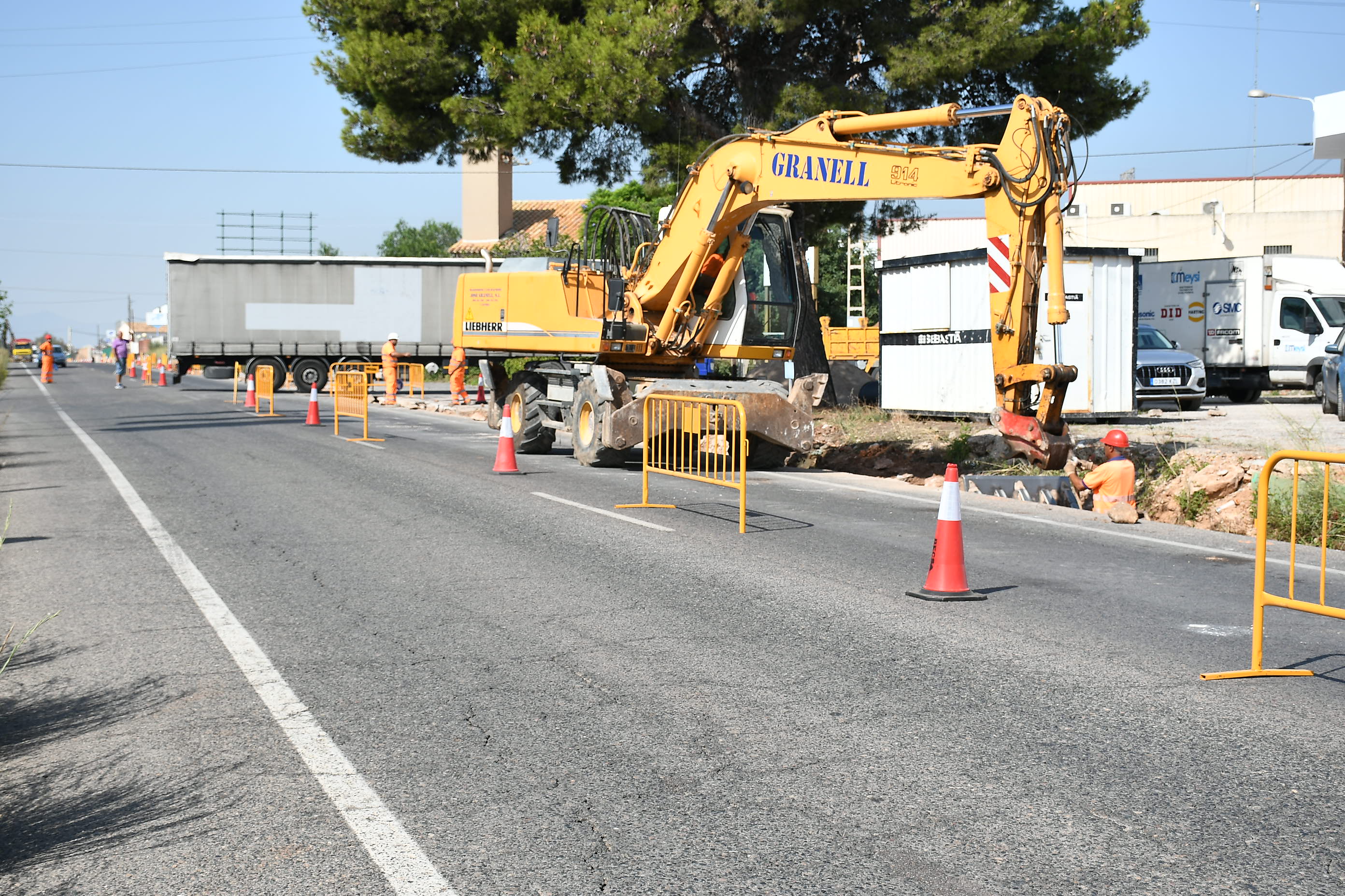 Modernizan el polígono de la carretera de Onda.