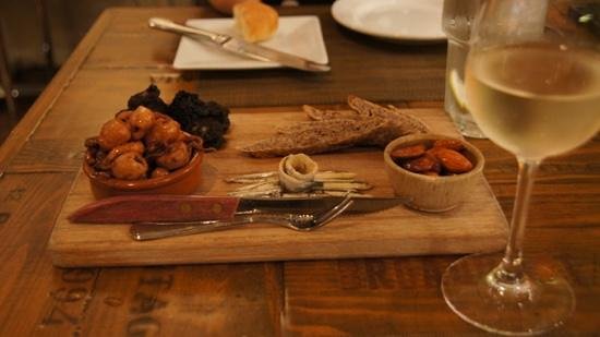 Benlloch defiende la gestión del equipo de gobierno respecto a la zona de tascas.