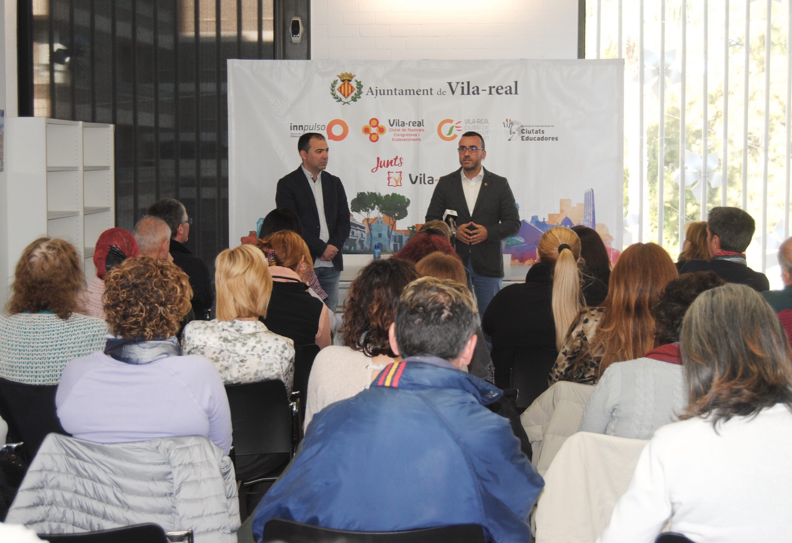 Vila-real da la acogida al nuevo taller de empleo y anuncia la apertura de una empresa de champiñones en la ciudad