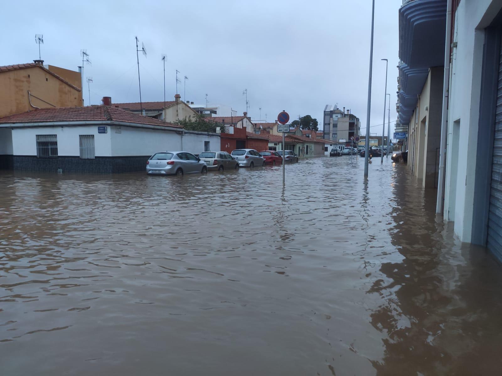La alcaldesa de Oropesa, María Jiménez, y el Consorcio de Bomberos de Castellón nos cuentan la última hora sobre las precipitaciones