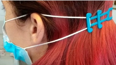 La red solidaria de Vila-real elabora material de protección con impresoras 3D