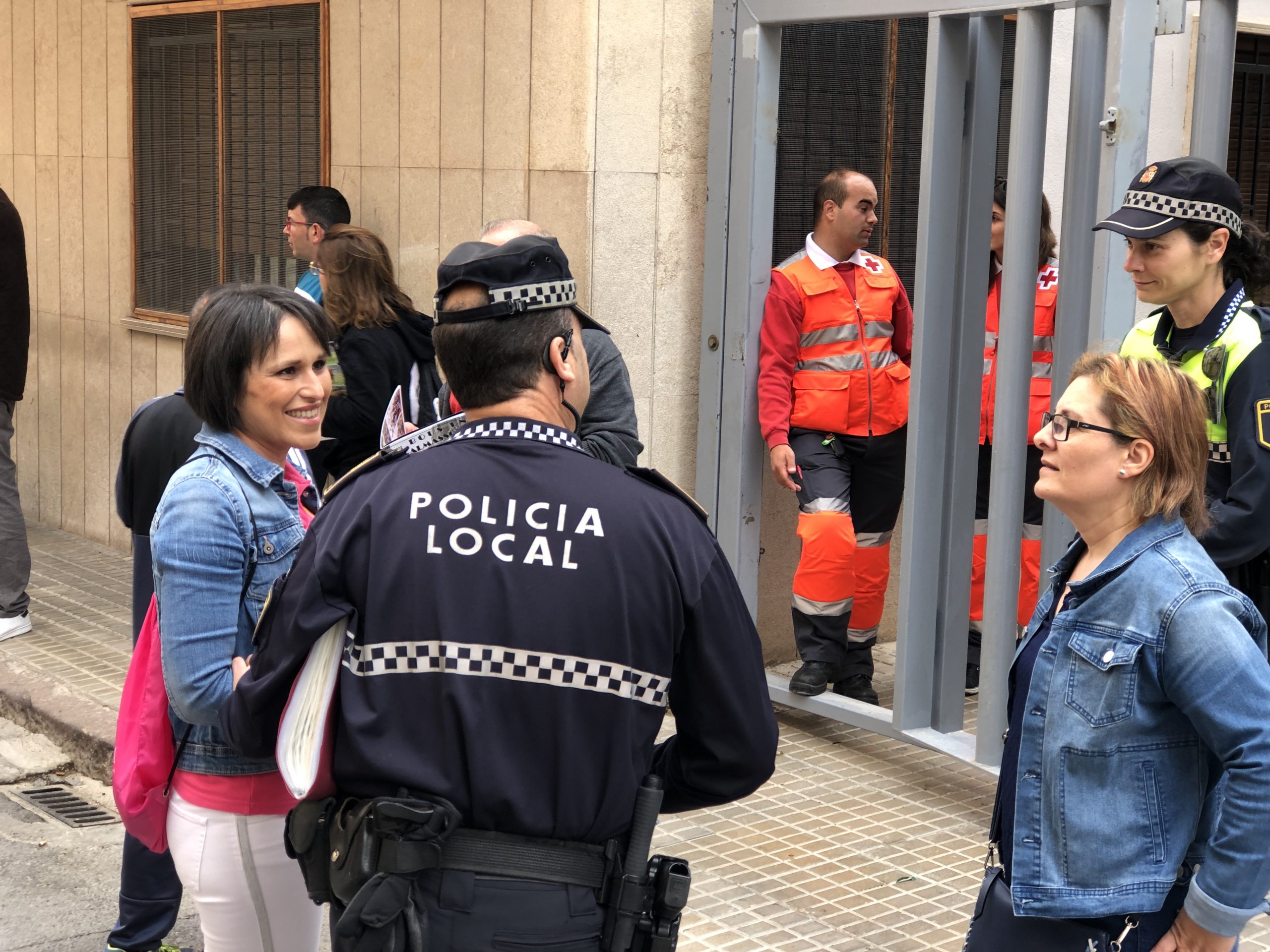 La Policía Local de Almassora cierra 2021 con 3.797 actuaciones relacionadas con los escolares