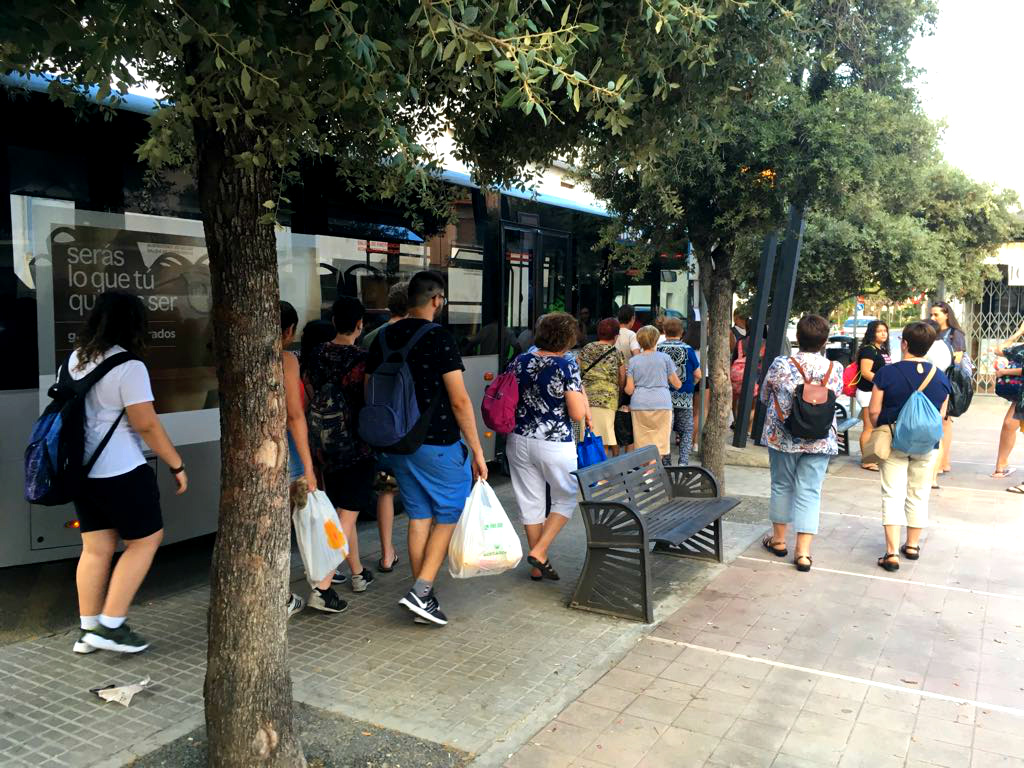 Almassora devuelve el recibo del bono de autobús a la UJI