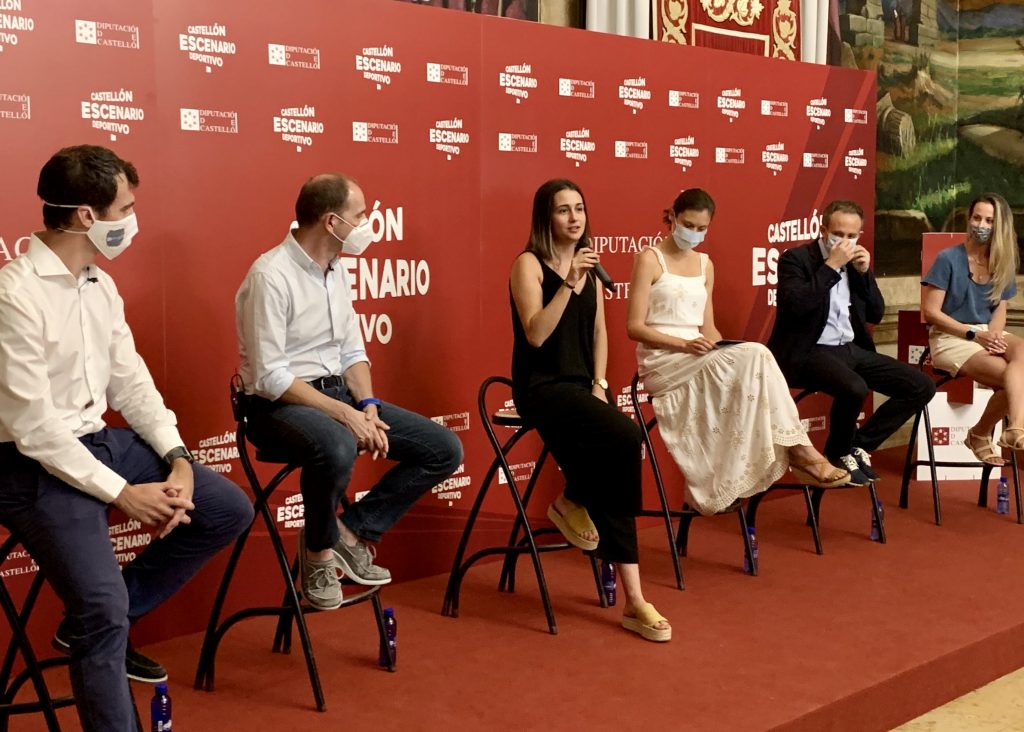 Baños califica de éxito el ciclo de conferencias organizado por la Diputación para la adaptación del tejido deportivo