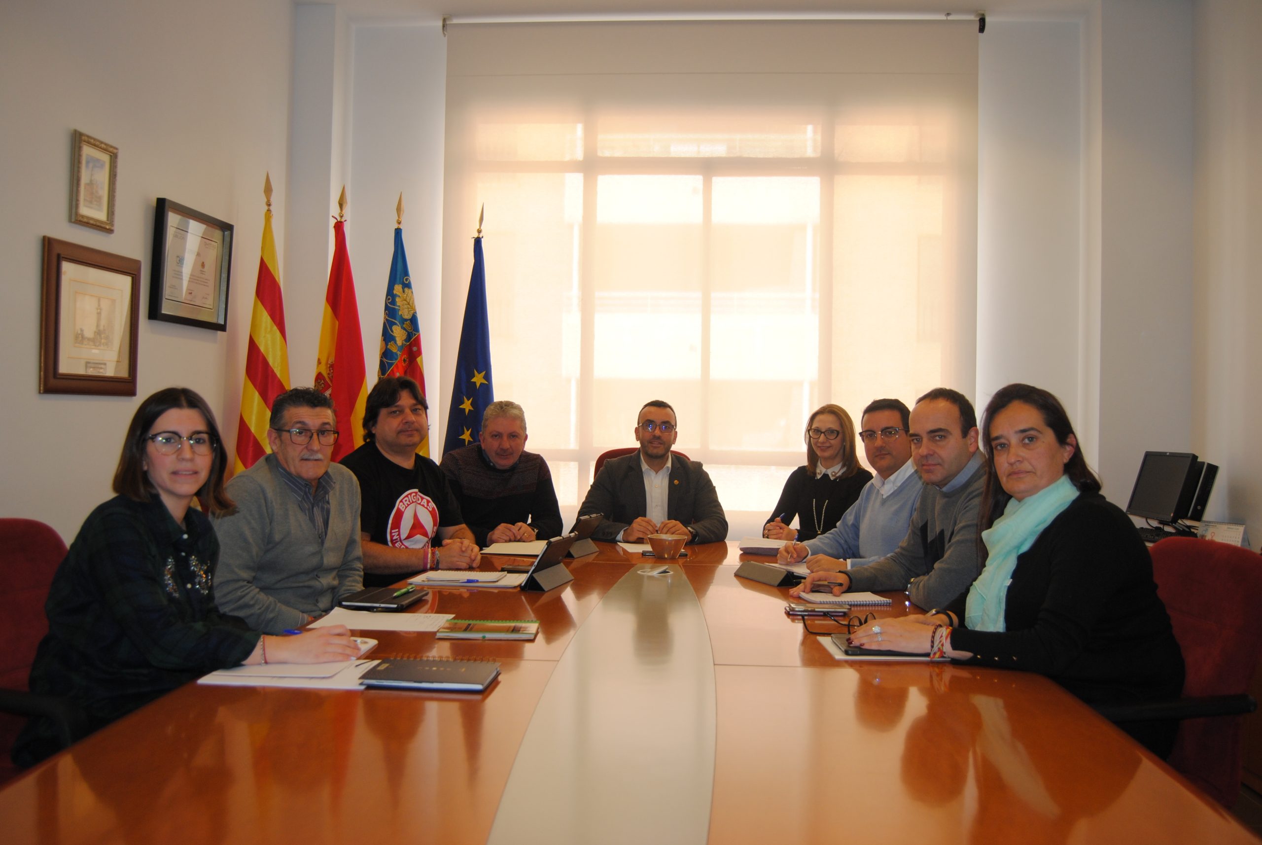 La Junta de Portavoces suma fuerzas en apoyo a las familias y reclama a la Conselleria que facilite el expediente de cierre de la residencia Sant Llorenç