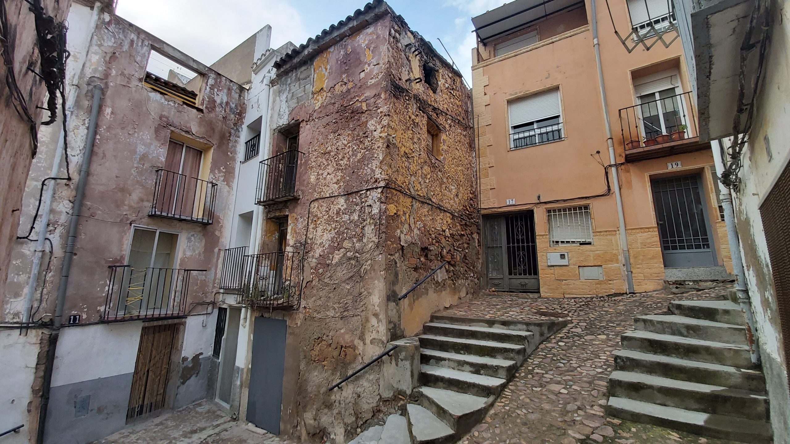 Onda adjudica la rehabilitación de tres casas del casco histórico para cederlas a familias necesitadas por 335.000 €
