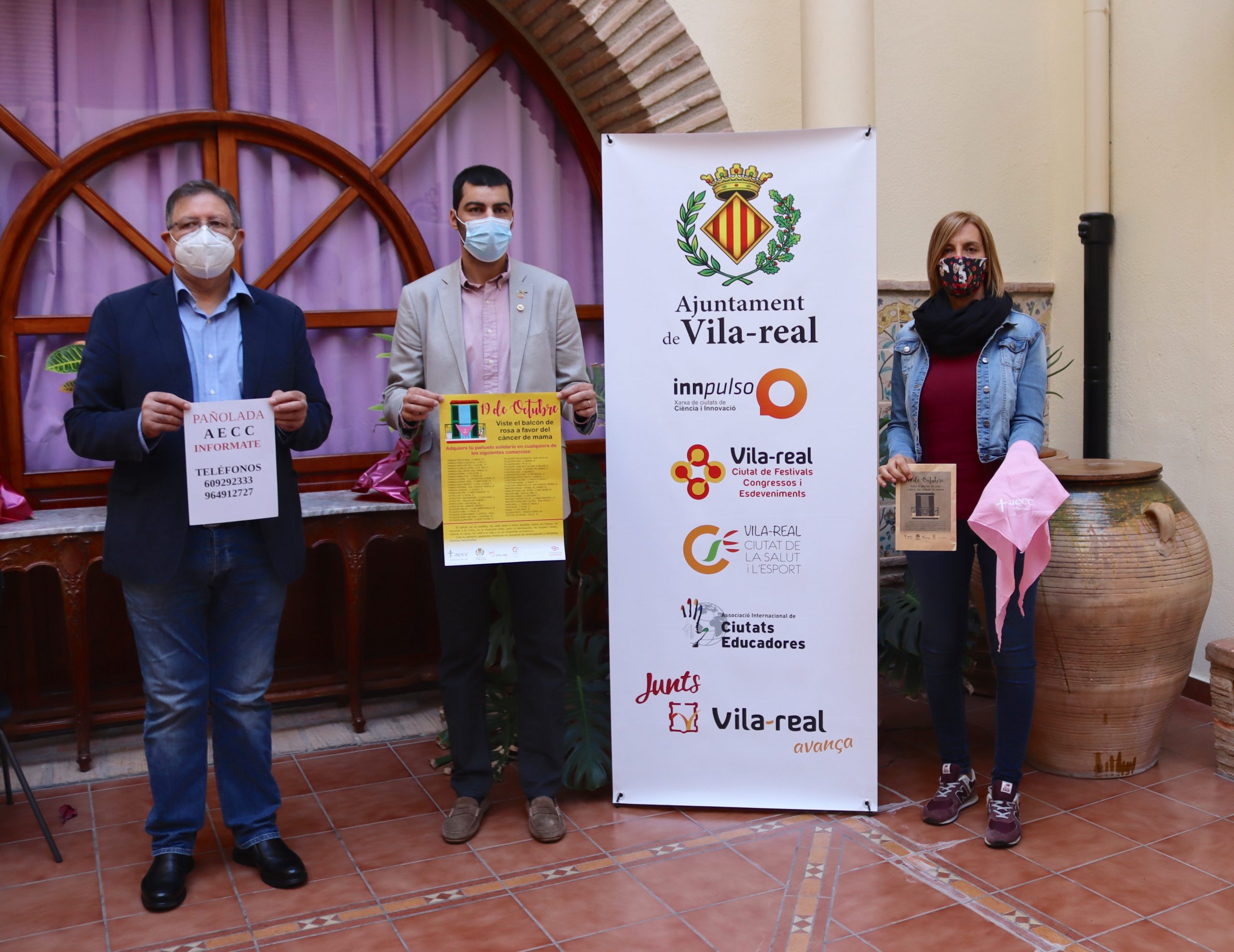 La Asociación Española Contra el Cáncer de Vila-real invita a la ciudadanía a vestir sus balcones de rosa
