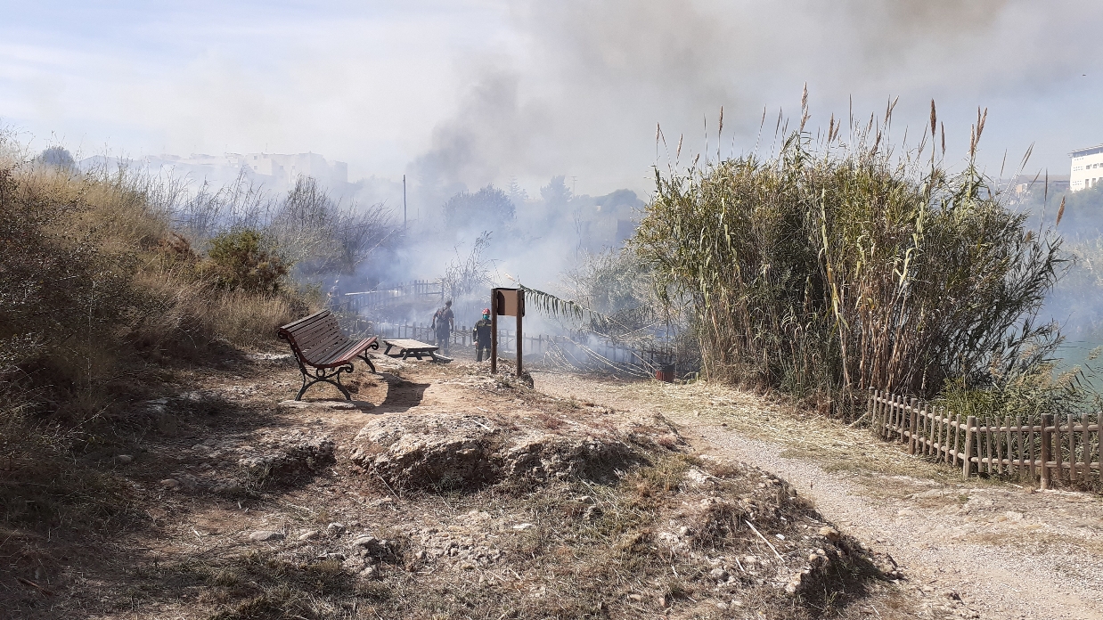 Los últimos incendios ocurridos en el Paisaje Protegido de la Desembocadura del río Mijares han quemado una parte del histórico molino del Terraet
