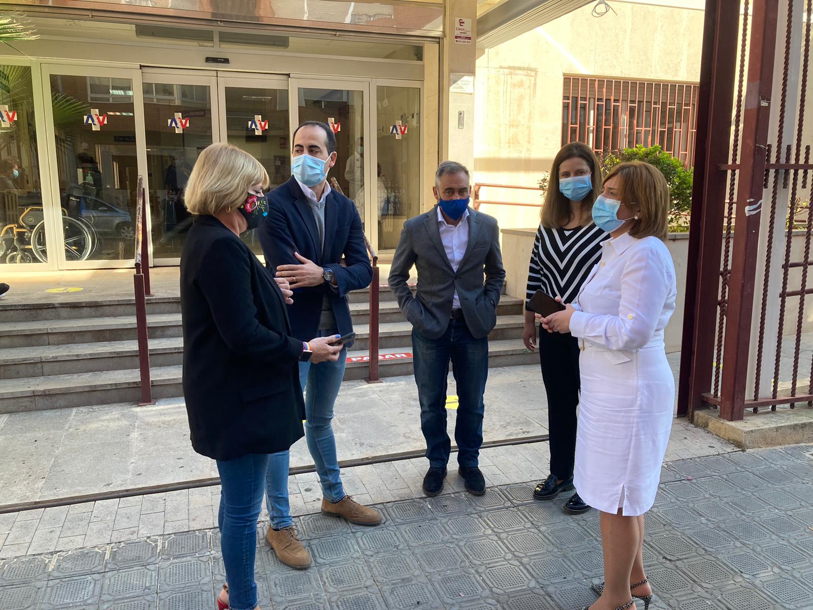 Bonig denuncia la “absoluta desprotección” del personal sanitario de Atención Primaria durante su visita a Vila-real