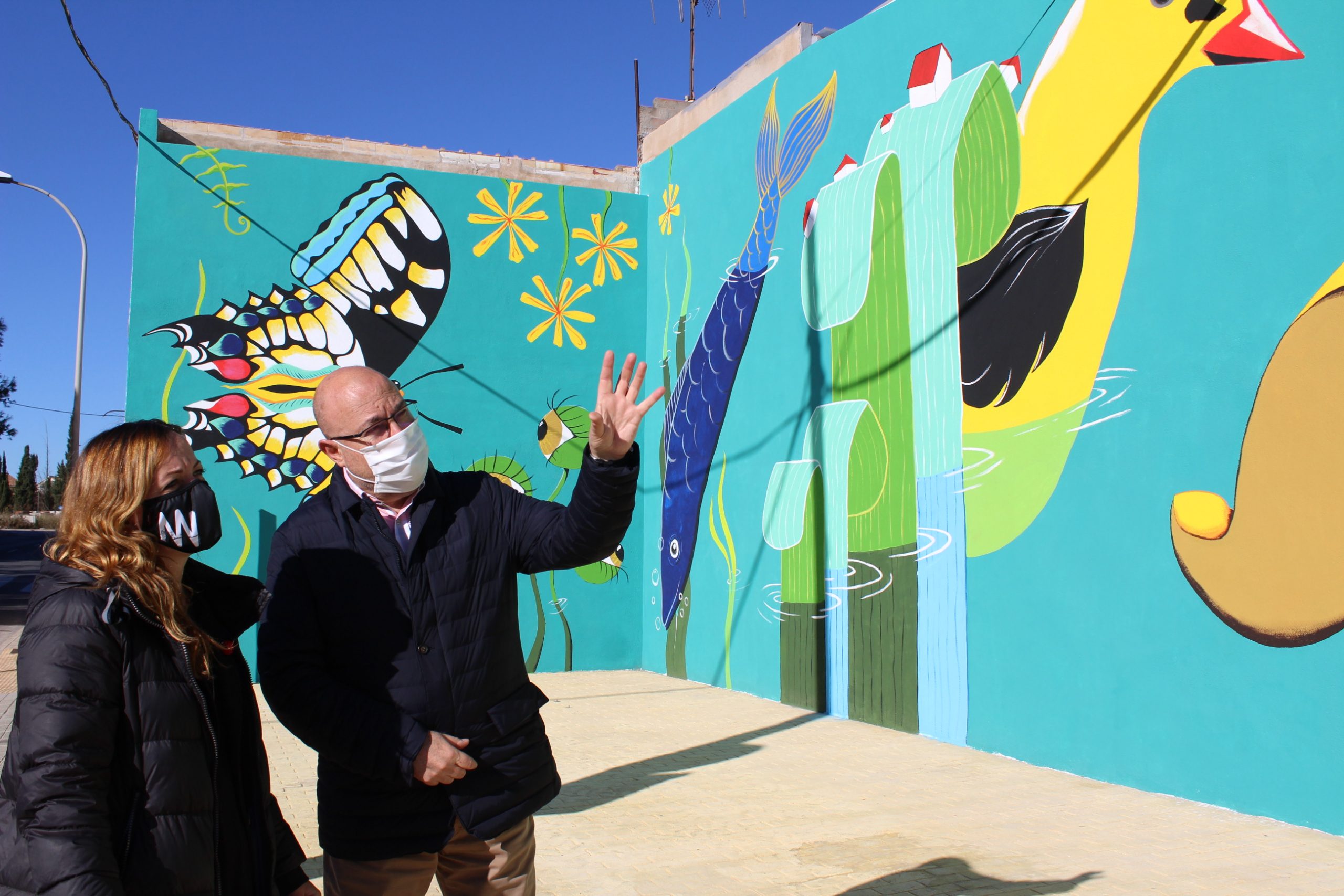 El Museo al aire libre de Vila-real suma un nuevo mural alegórico del Millars, con el sello de Anna Dobón