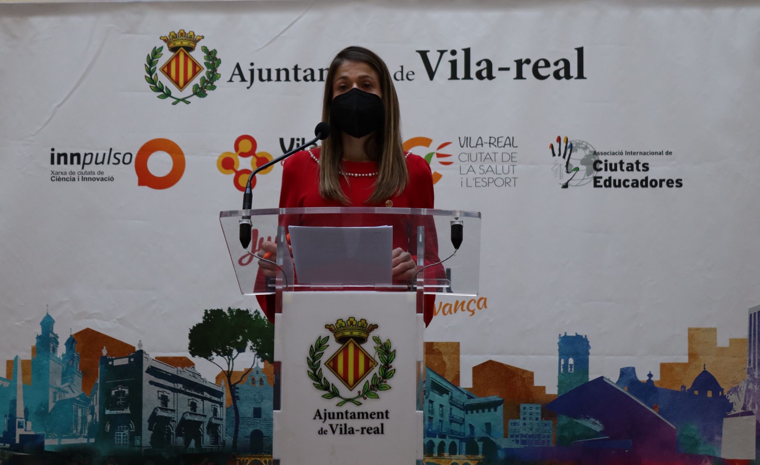 Vila-real refuerza el apoyo a la escuela durante la covid-19 con más de un millón de euros en limpieza y mantenimiento