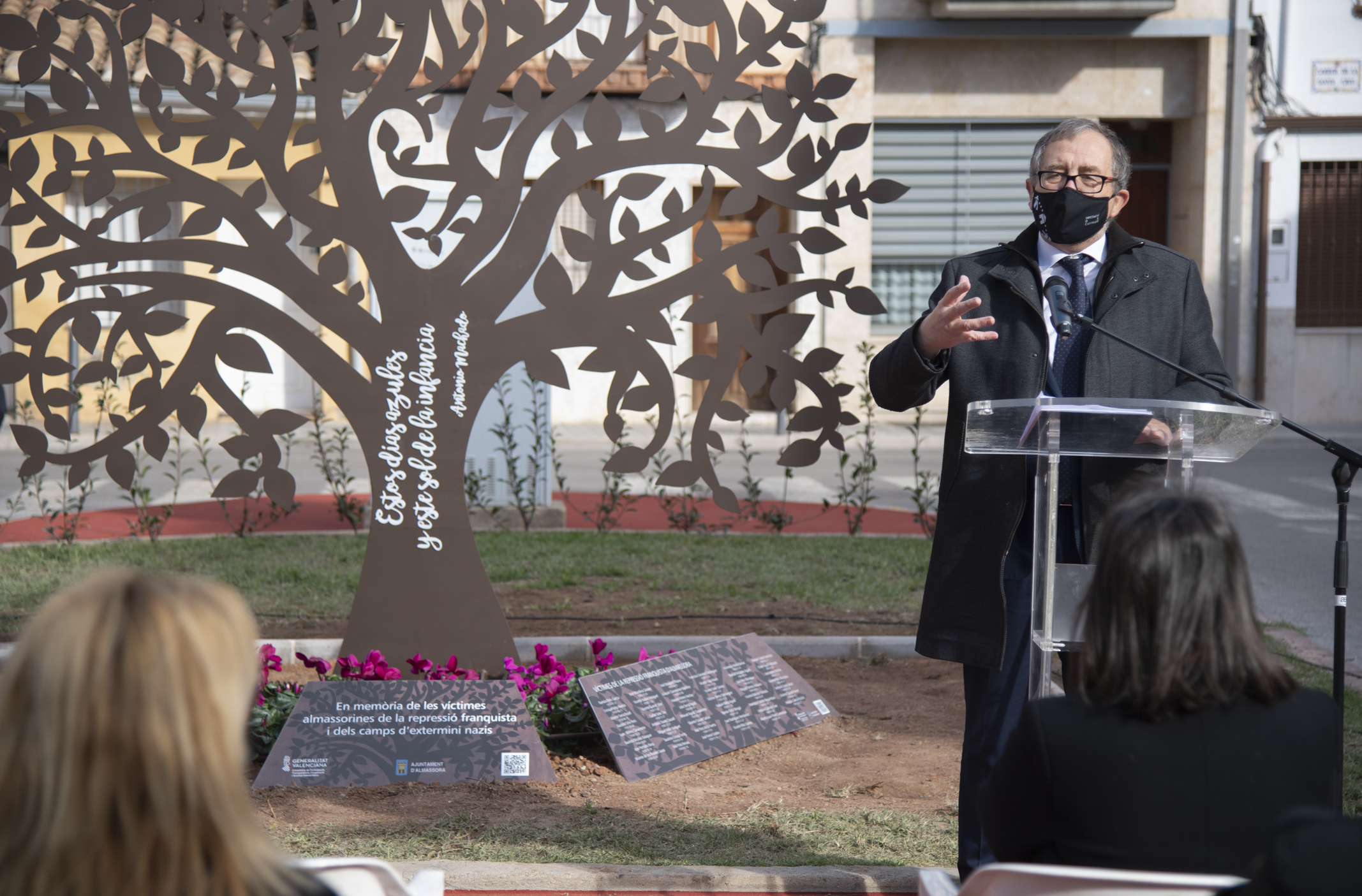 Martí anima a hacer de “la palabra” la única arma para defender la democracia y hacer más fuerte la Constitución