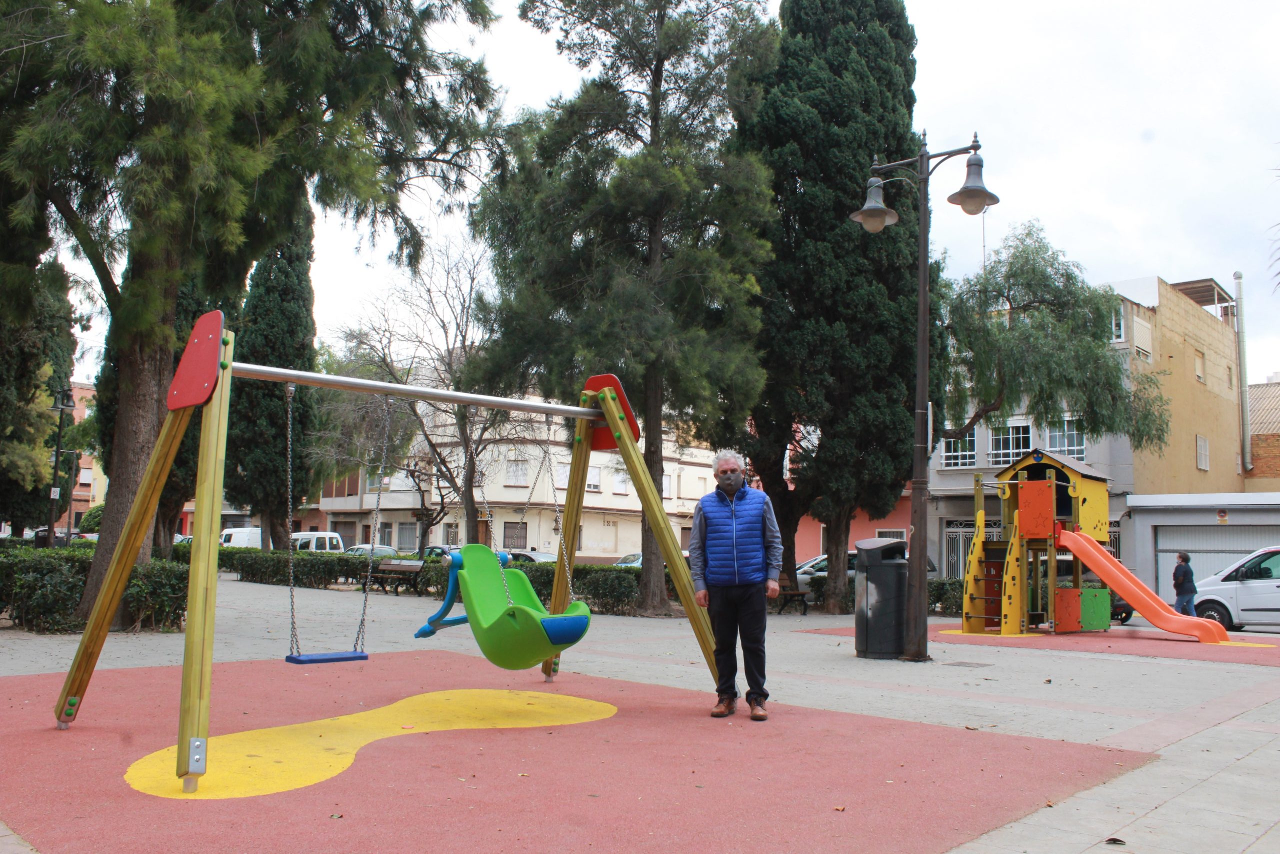 Burriana instala tres nuevas zonas infantiles de juegos en tres barrios del municipio
