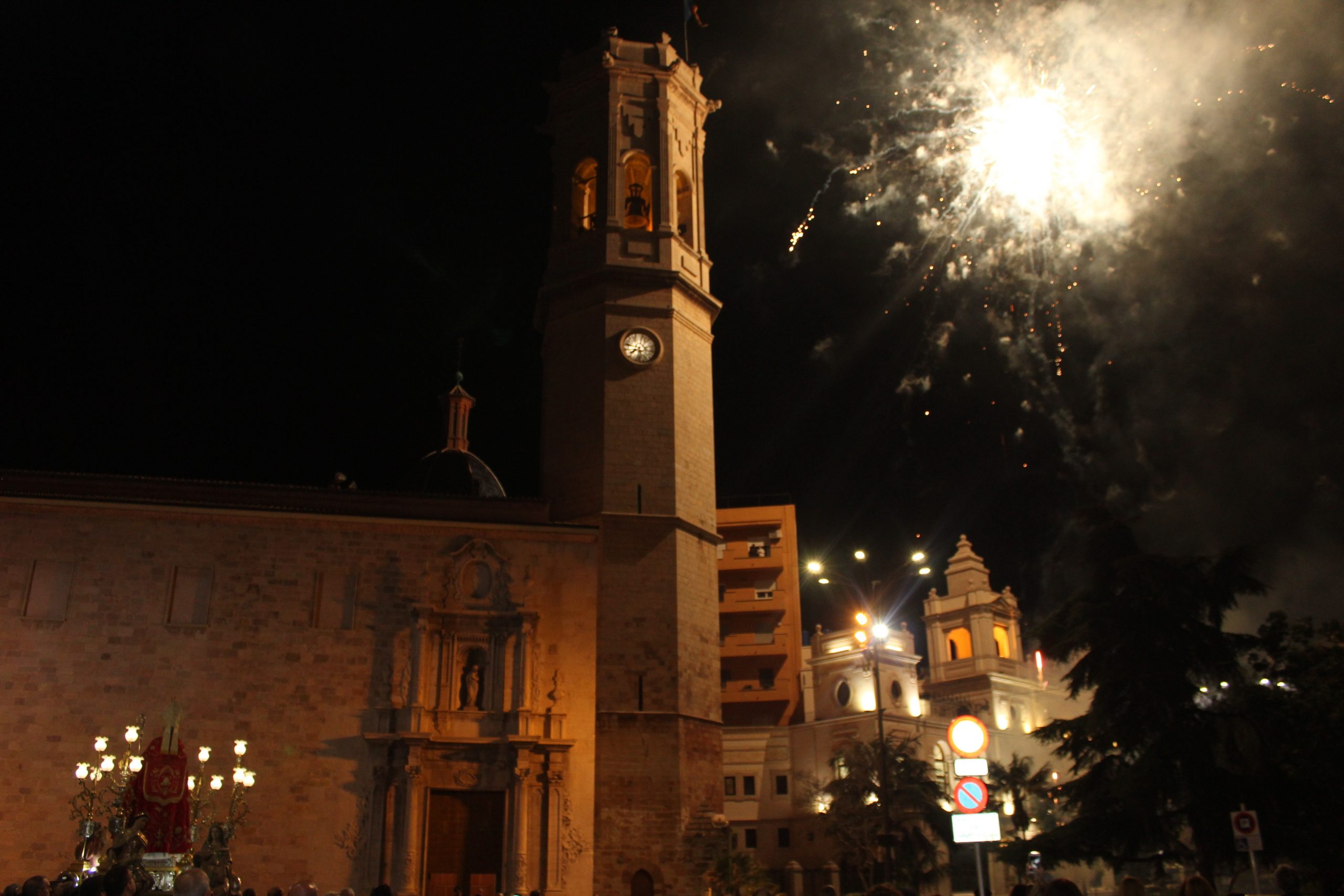 Borriana celebra Sant Blai con dos espectáculos de fuegos artificiales simultáneos