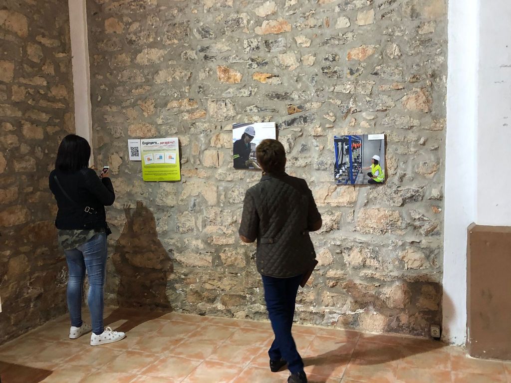 Isonomia programa la exposición fotográfica «Ingeniera… ¿por qué no?» en Santa Magdalena de Pulpis