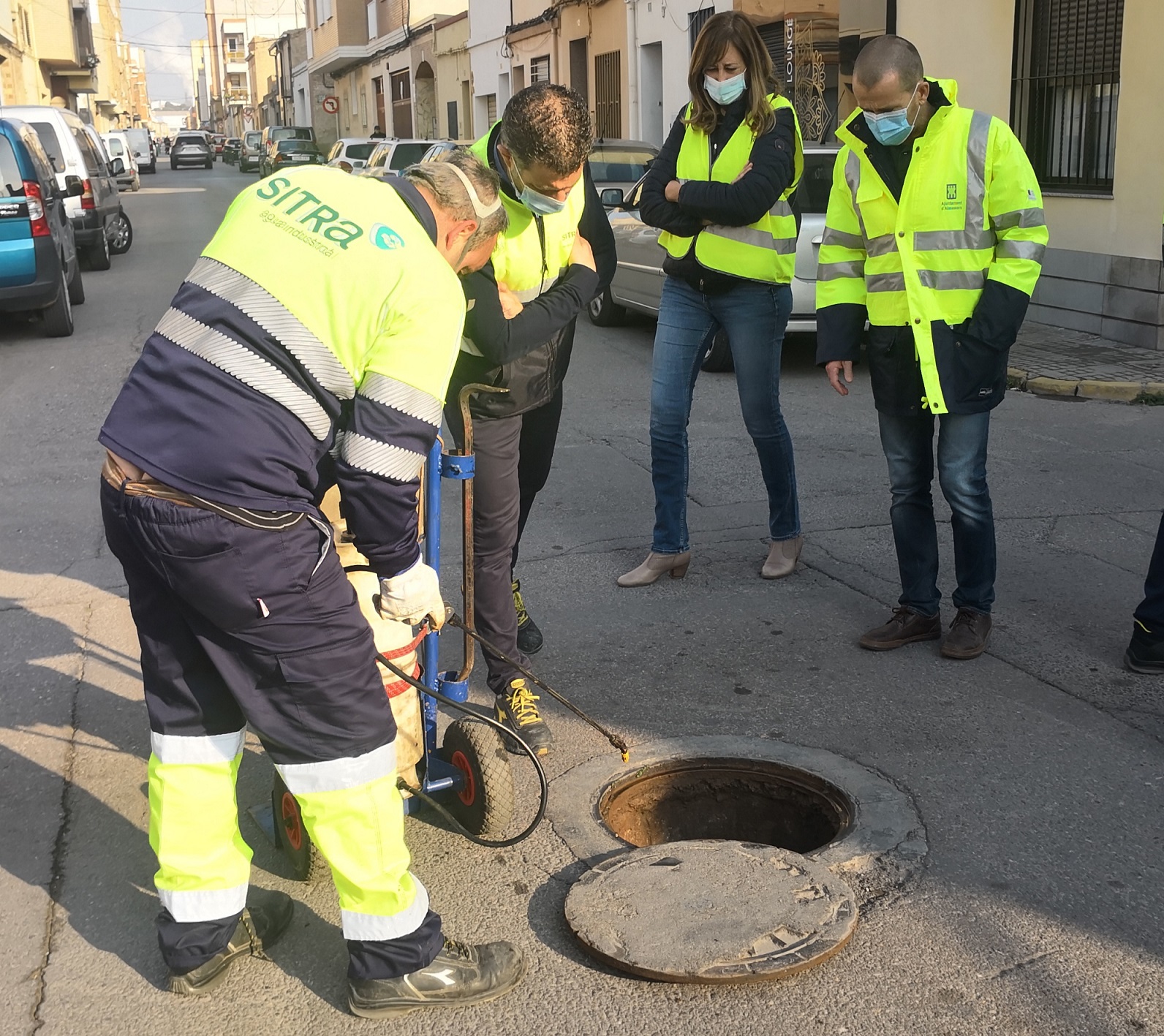 Almassora y Facsa inician los trabajos de prevención de insectos y ratas en el alcantarillado