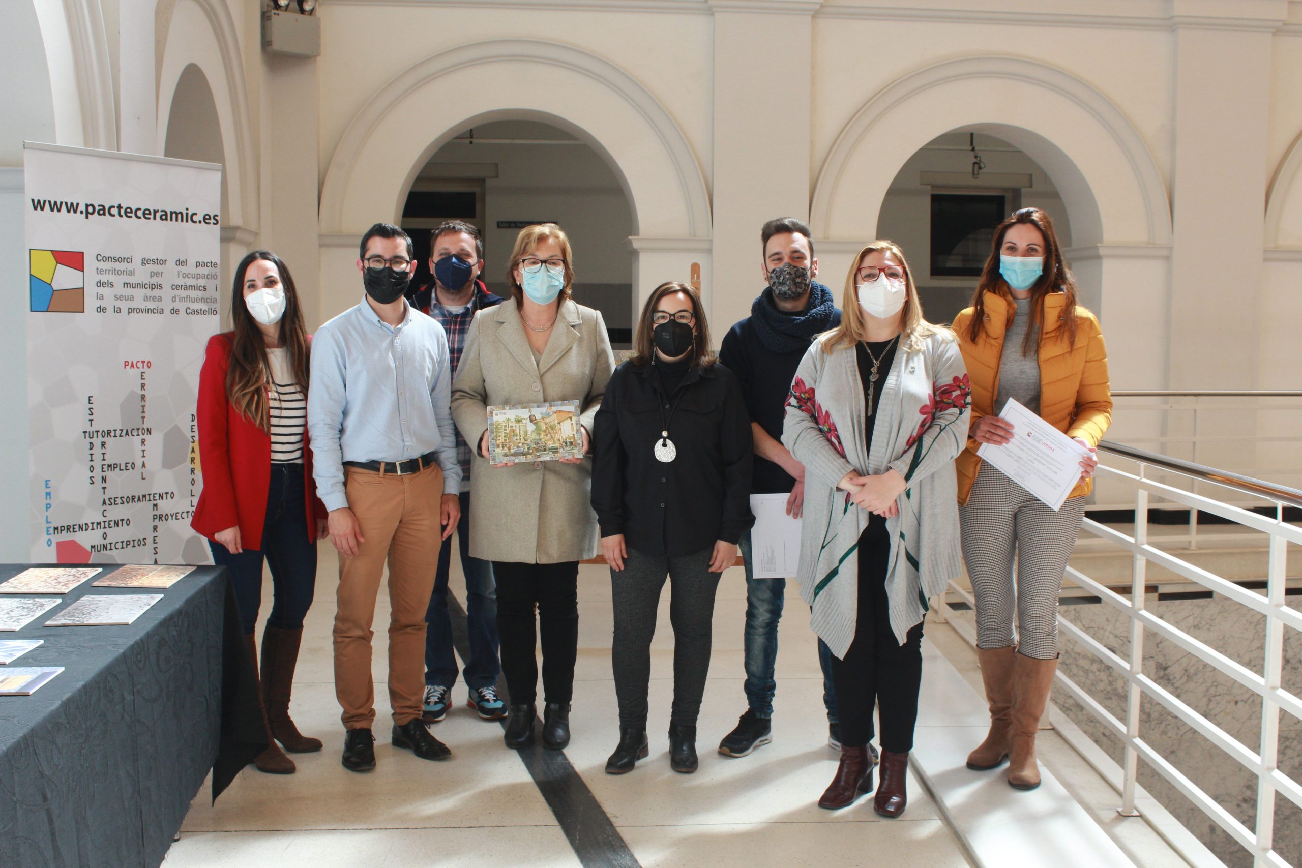 Burriana entrega los diplomas al alumnado de la Lanzadera del Pacte Ceràmic en la ciudad