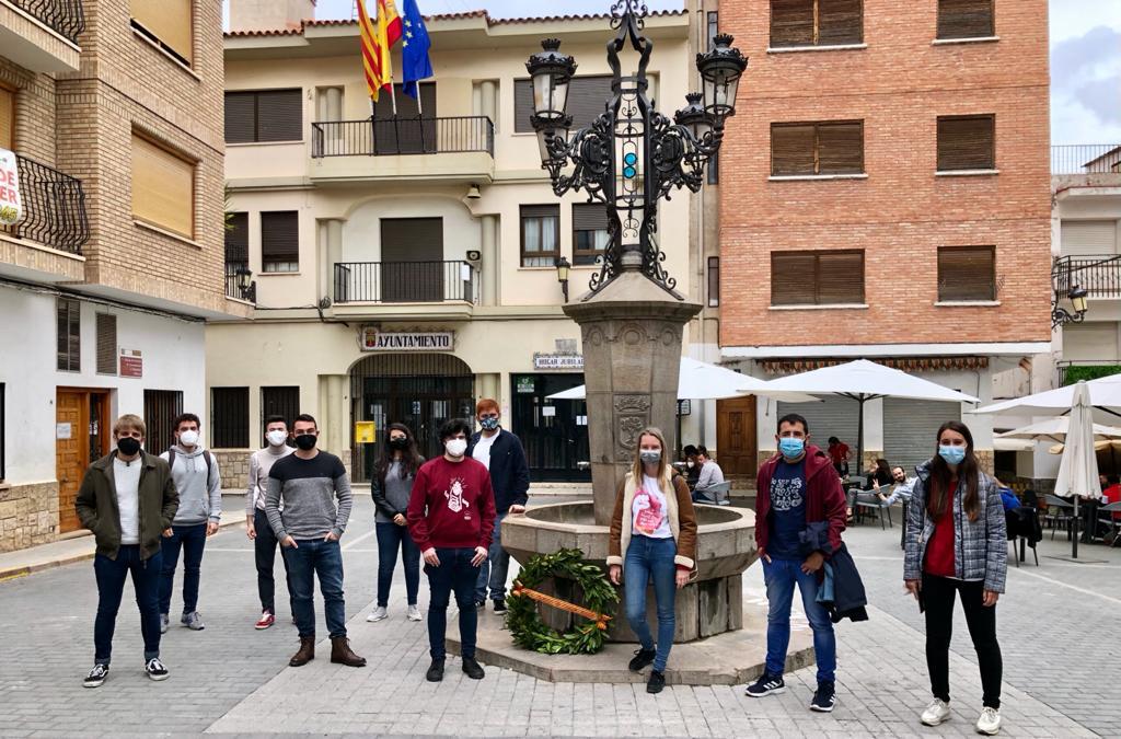 Joves PV-Compromís Plana Baixa-Alt Millars rinde homenaje a la memoria de Guillem Agulló