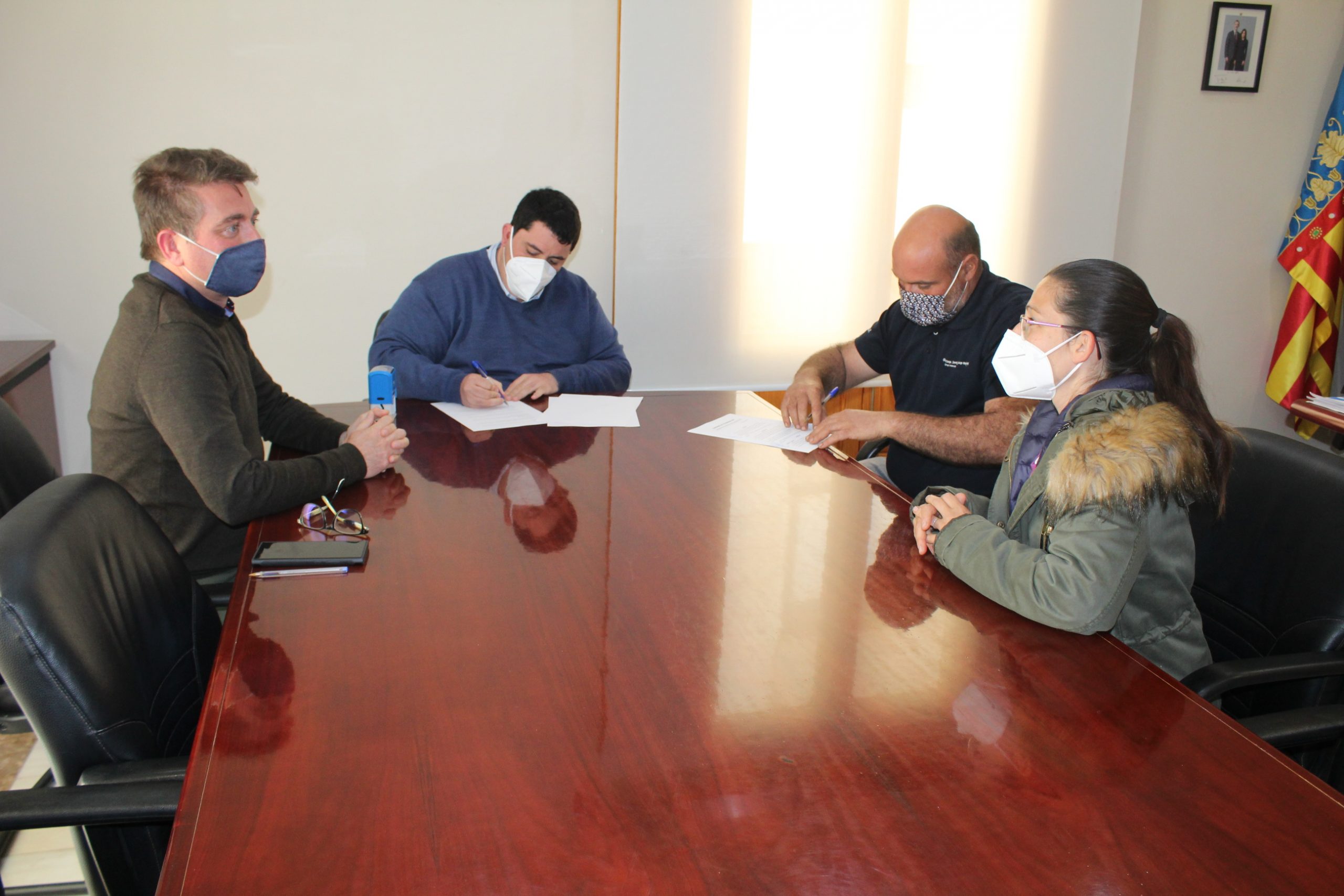 Nules firma un convenio con la Asociación Local de agricultores para asesorar y tramitar ayudas para el sector