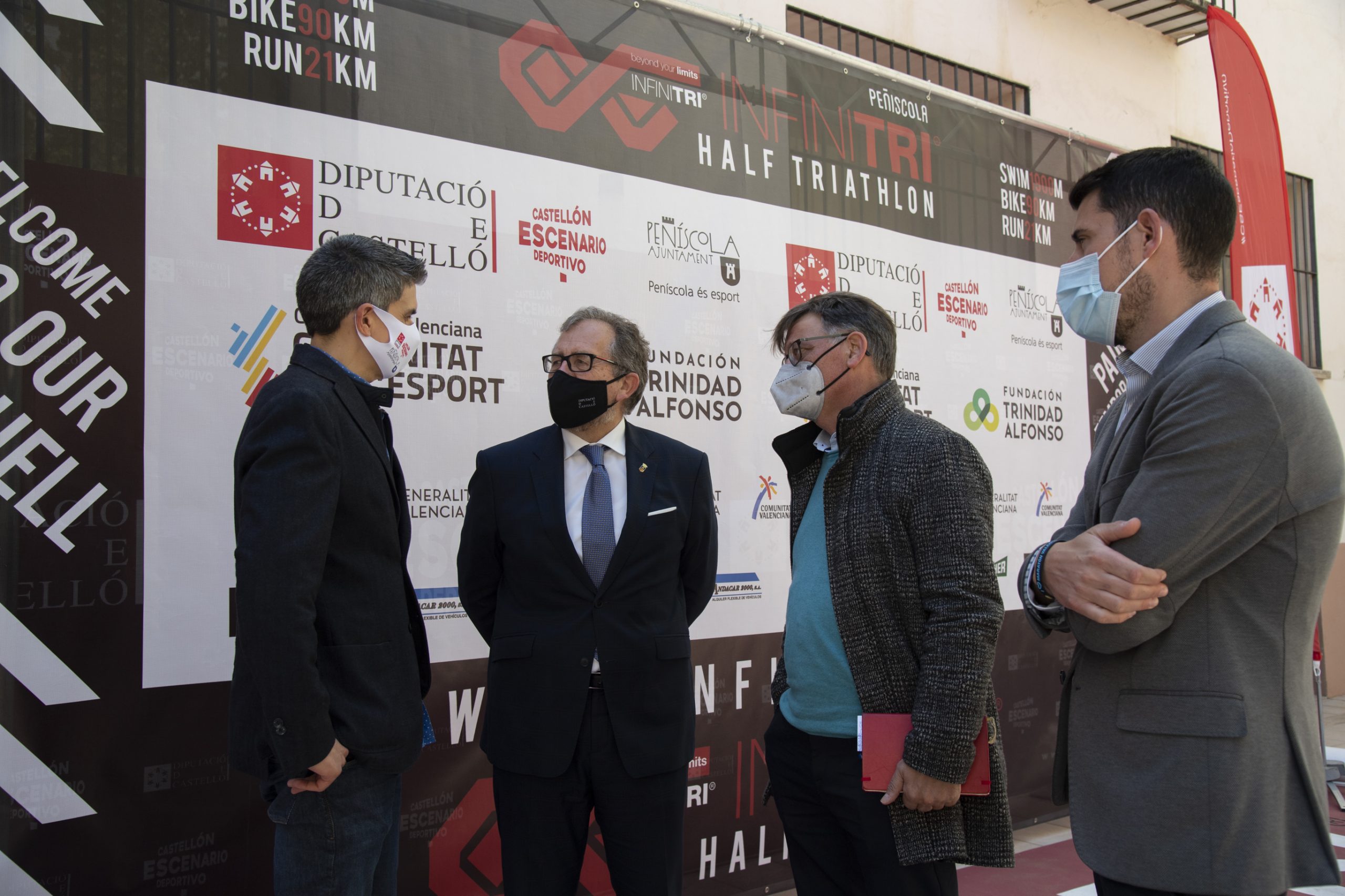 La Diputación de Castellón avala la celebración del Infinitri Half Triathlon en Peñíscola por su potencial para difundir la imagen de la provincia