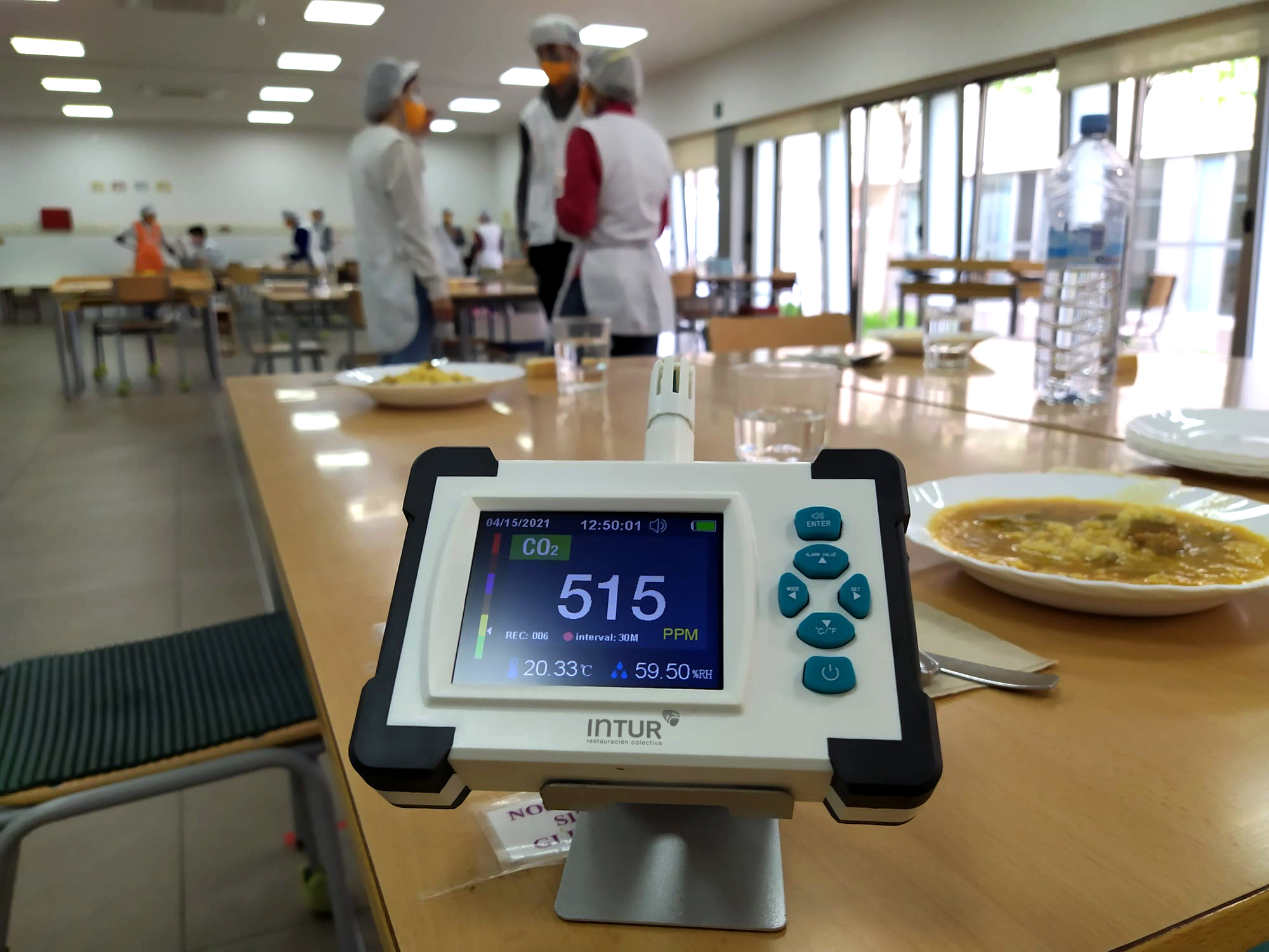 Intur instala sensores de medición de CO2 en sus comedores escolares para controlar y prevenir contagios por Covid-19