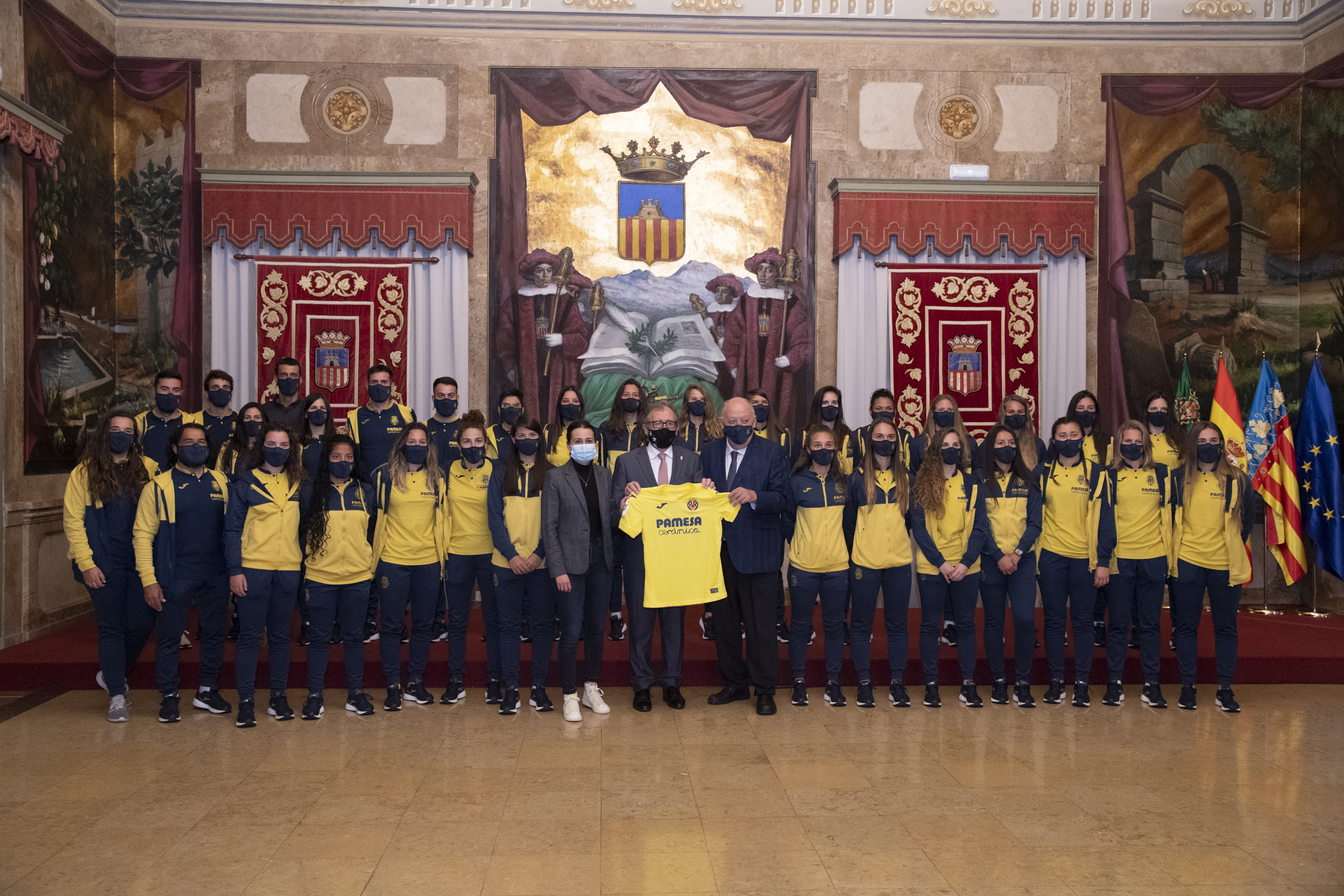 La Diputación de Castellón recibe al equipo femenino del Villarreal C.F con motivo de su ascenso a primera división