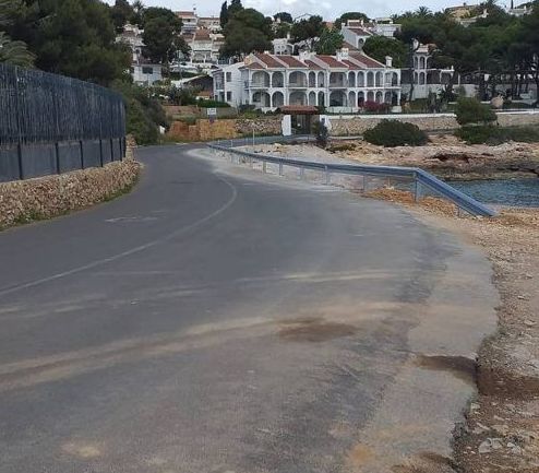 El PSPV-PSOE de Peñíscola insiste en ampliar el nuevo vial en la zona sur para que puedan circular dos vehículos en direcciones opuestas