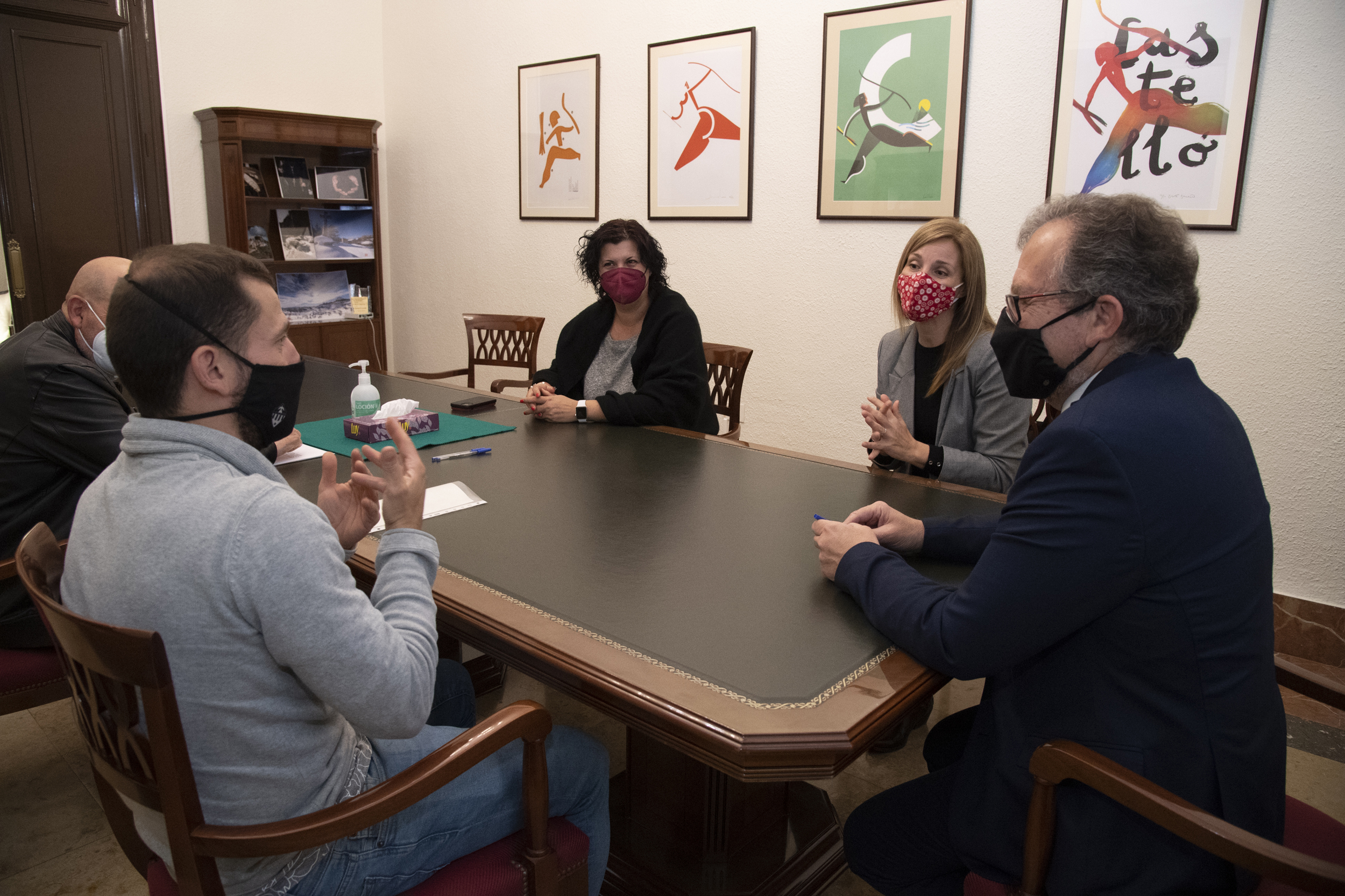 La Diputación de Castellón promueve la integración de la comunidad sorda con el estreno del servicio de interpretación en lengua de signos de los plenos