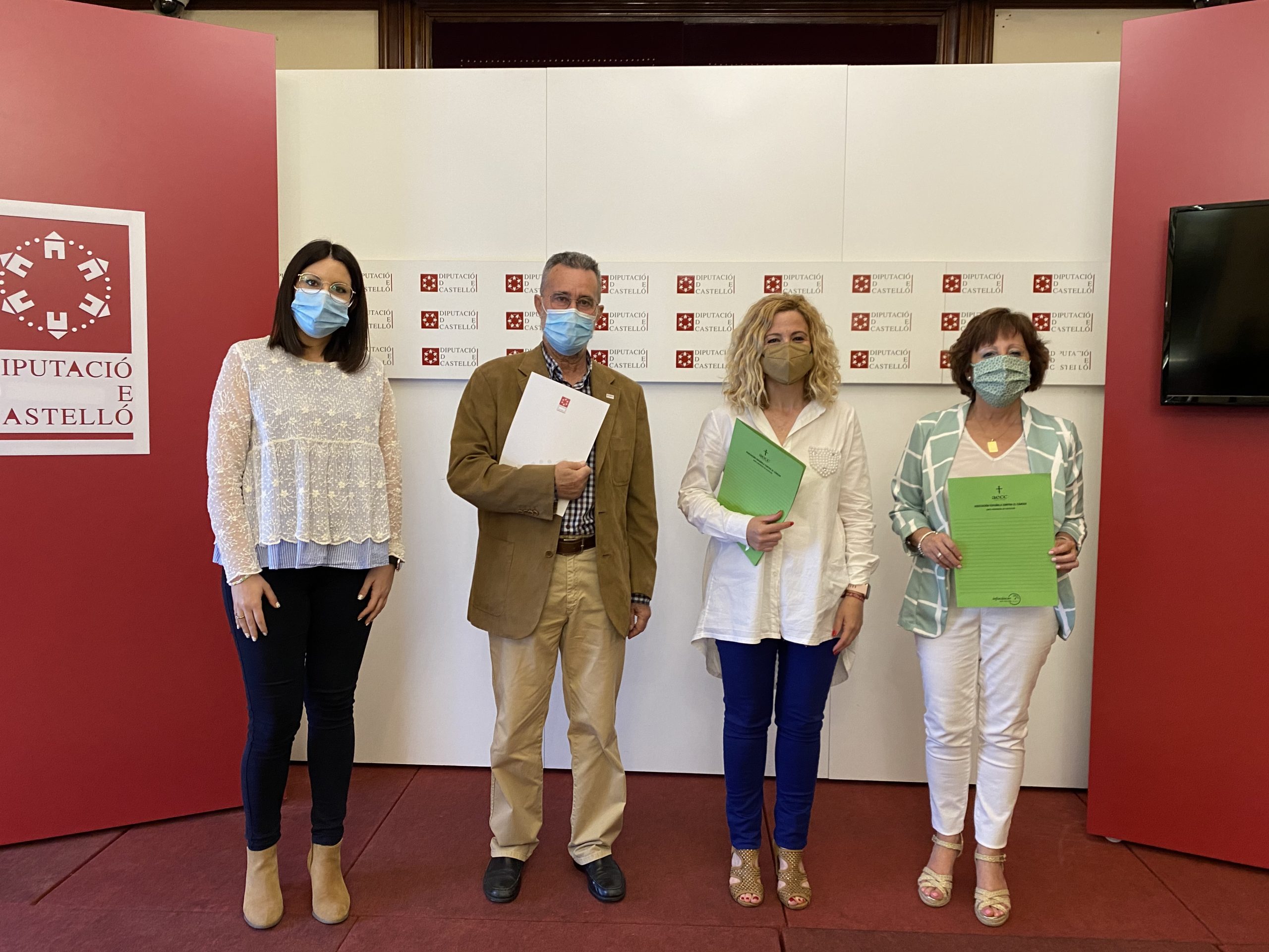 La Diputación de Castellón  y la Asociación Española Contra el Cáncer animan a los ayuntamientos turísticos a crear espacios públicos sin humo