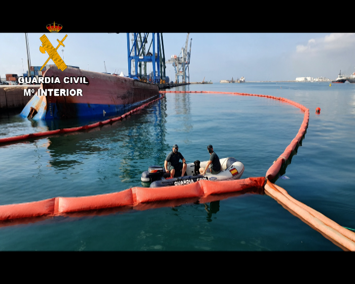 La Guardia Civil incorpora dos perros especialistas en la búsqueda del estibador desaparecido en el Puerto de Castellón