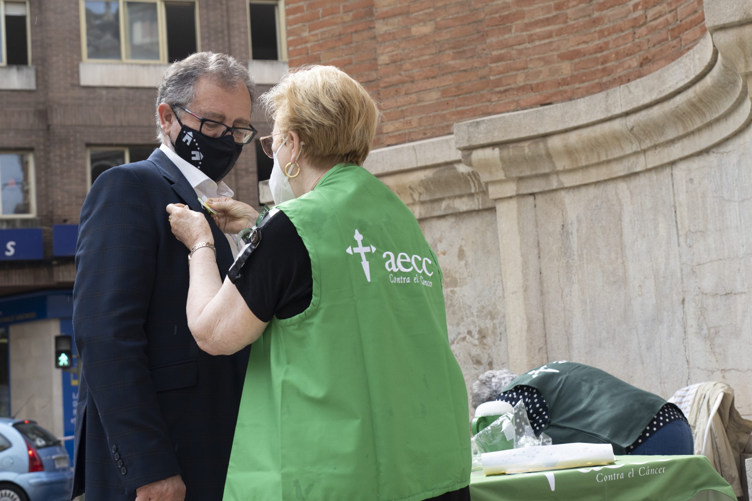 José Martí y Patricia Puerta se suman a la campaña de recogida de fondos para la investigación contra el cáncer