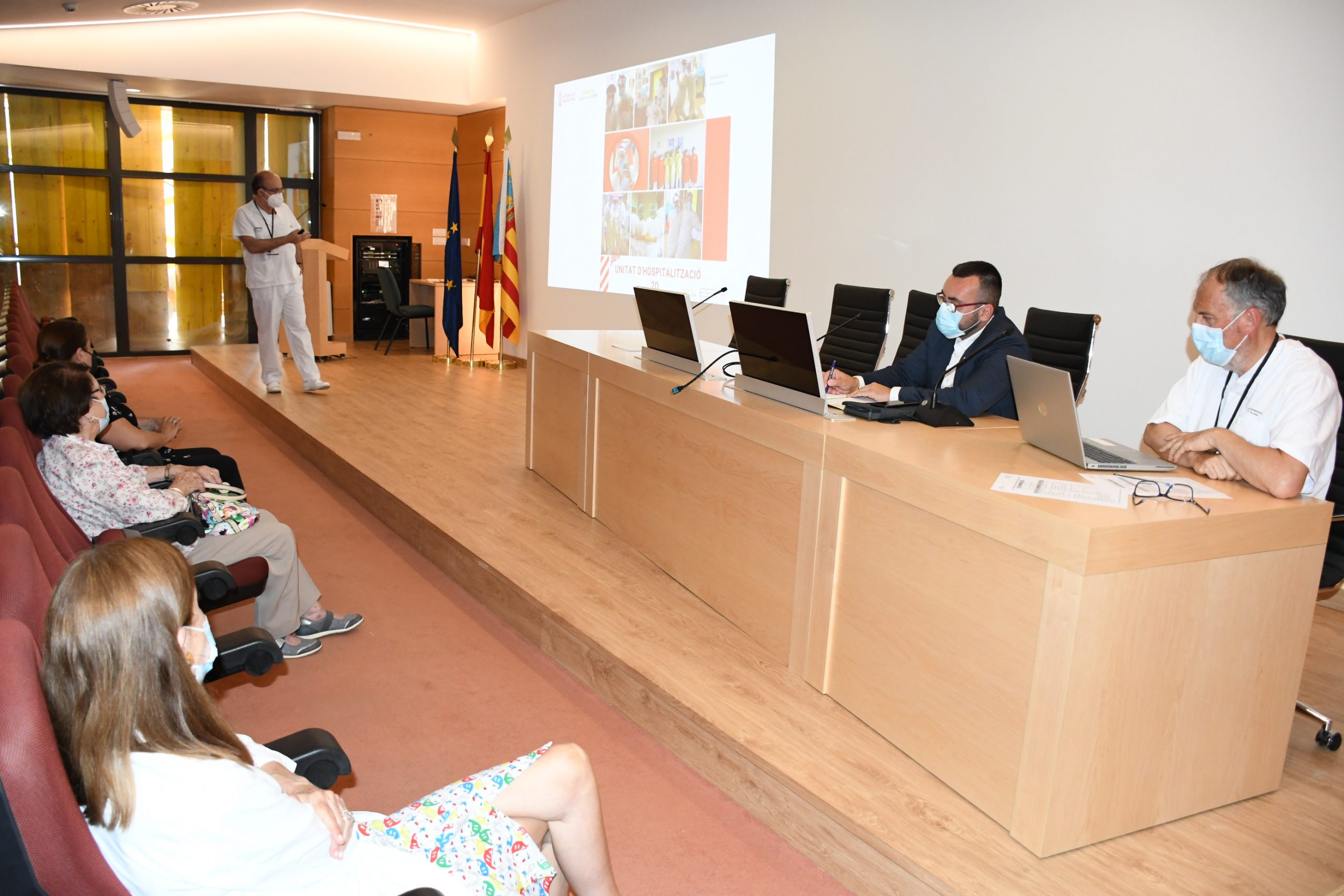 Benlloch: “Avanzamos en la lucha contra el virus gracias al esfuerzo colectivo, el trabajo incansable de los profesionales sanitarios y una campaña de vacunación que ya supera el 50%”