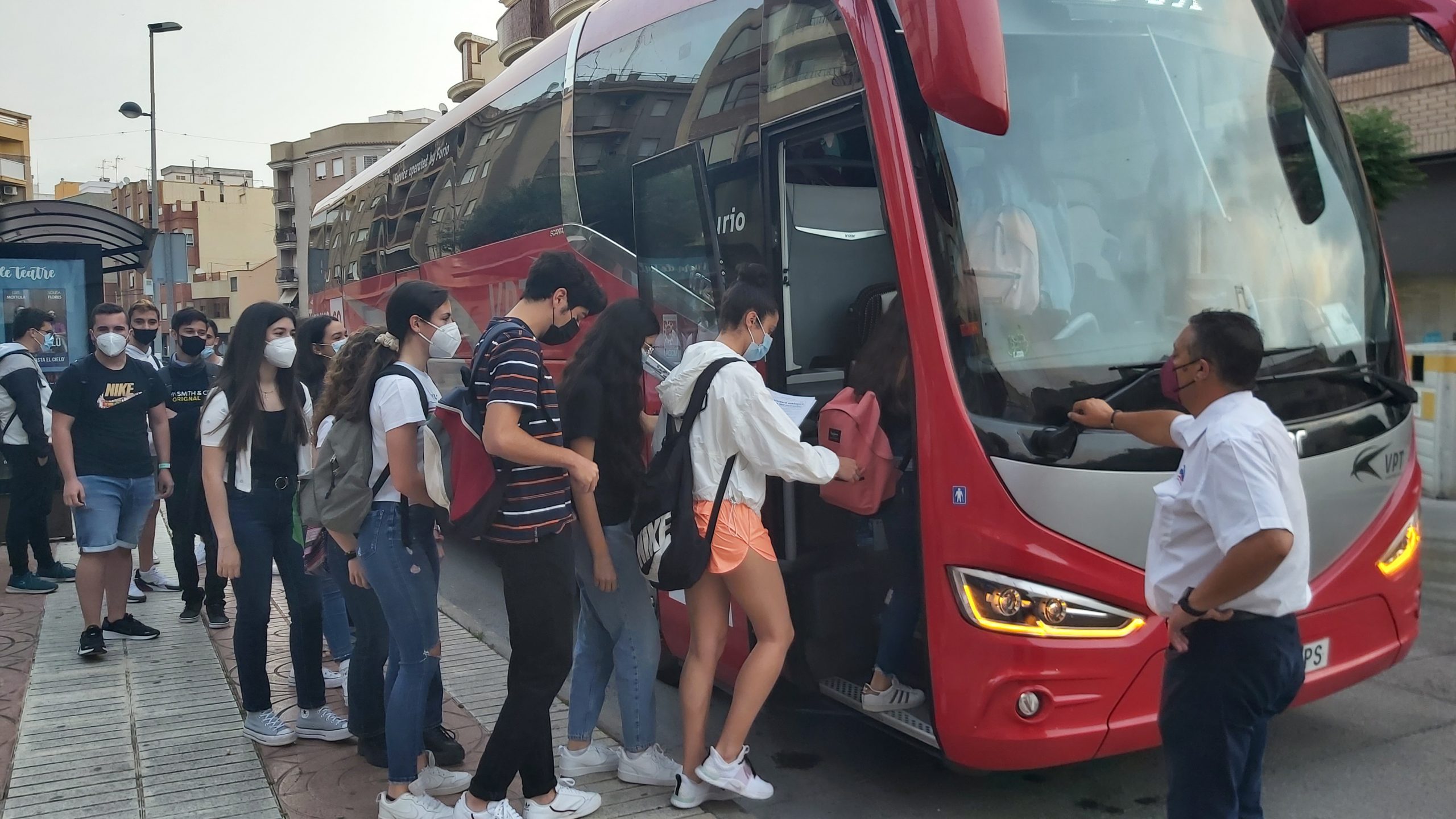 El Ayuntamiento de Onda renueva para el curso 2021/2022 el servicio de bus gratuito para 250 estudiantes