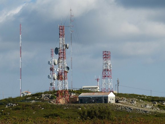 Compromís pregunta al Gobierno por la creación de una nueva cadena de radio ultra en cuatro CCAA sin concesiones