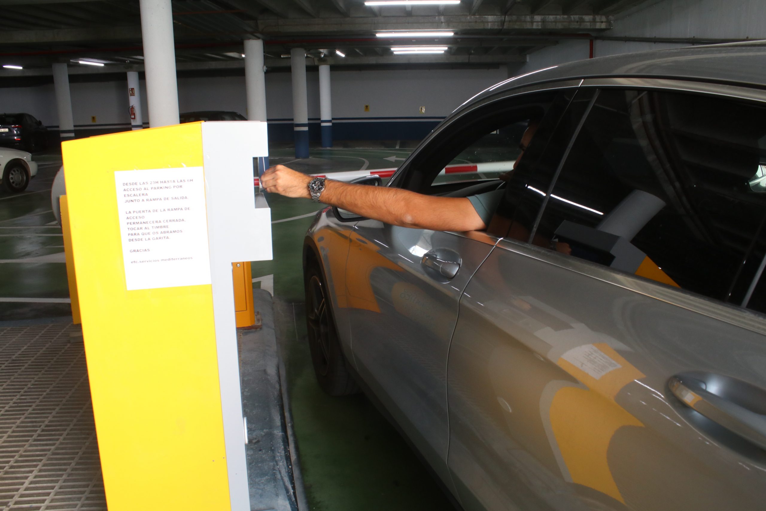 Onda reparte 7.200 tickets a los comercios locales canjeables por una hora gratuita en el parking de la plaza España