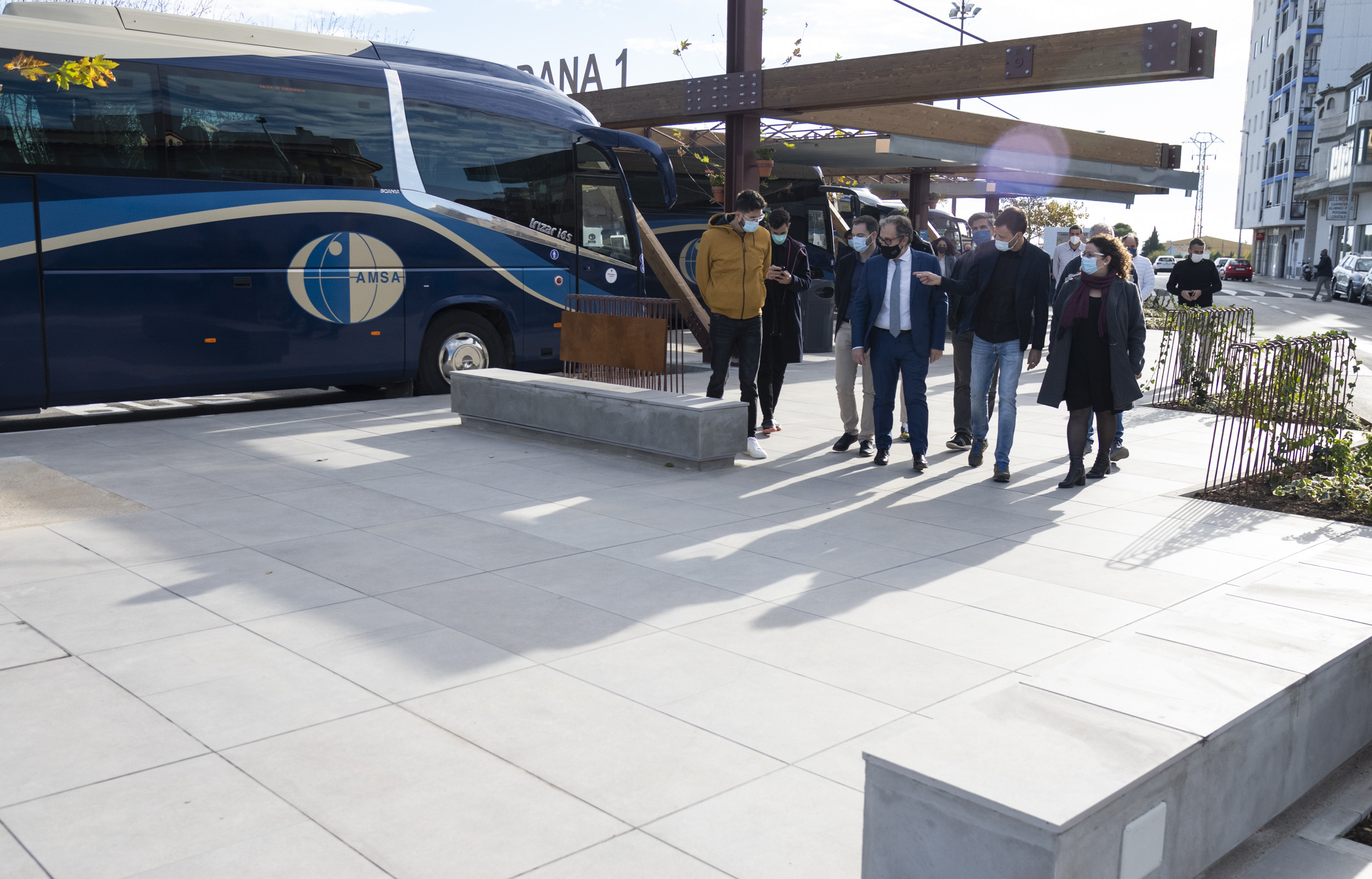 José Martí visita la nueva estación de autobuses de Vinaròs financiada por la Diputación con 200.000 euros con cargo al Concurso de Regeneración Urbana