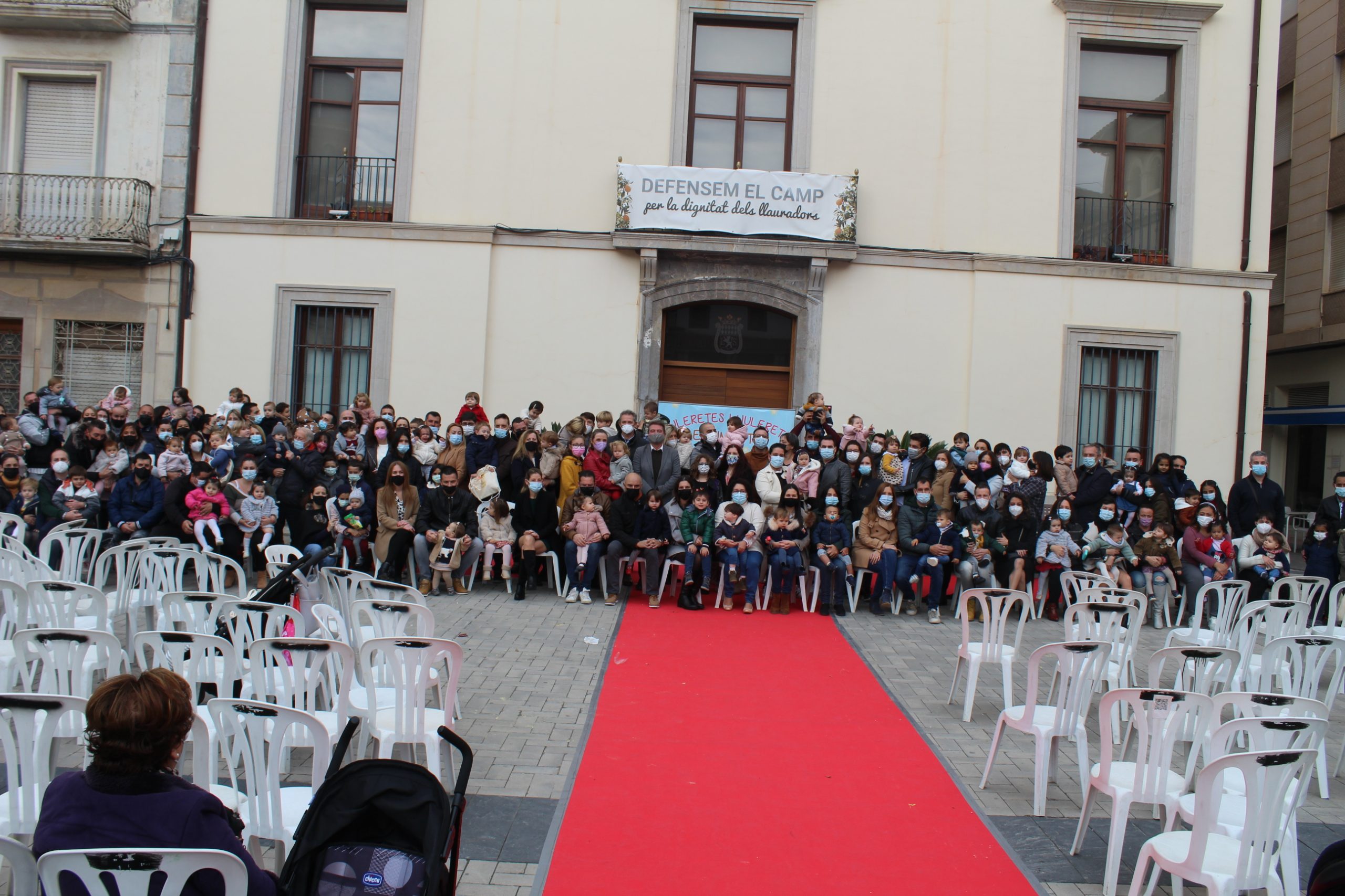 Más de 100 niños de Nules reciben un reconocimiento en del día de «Benvinguda al nuleret i nulereta»