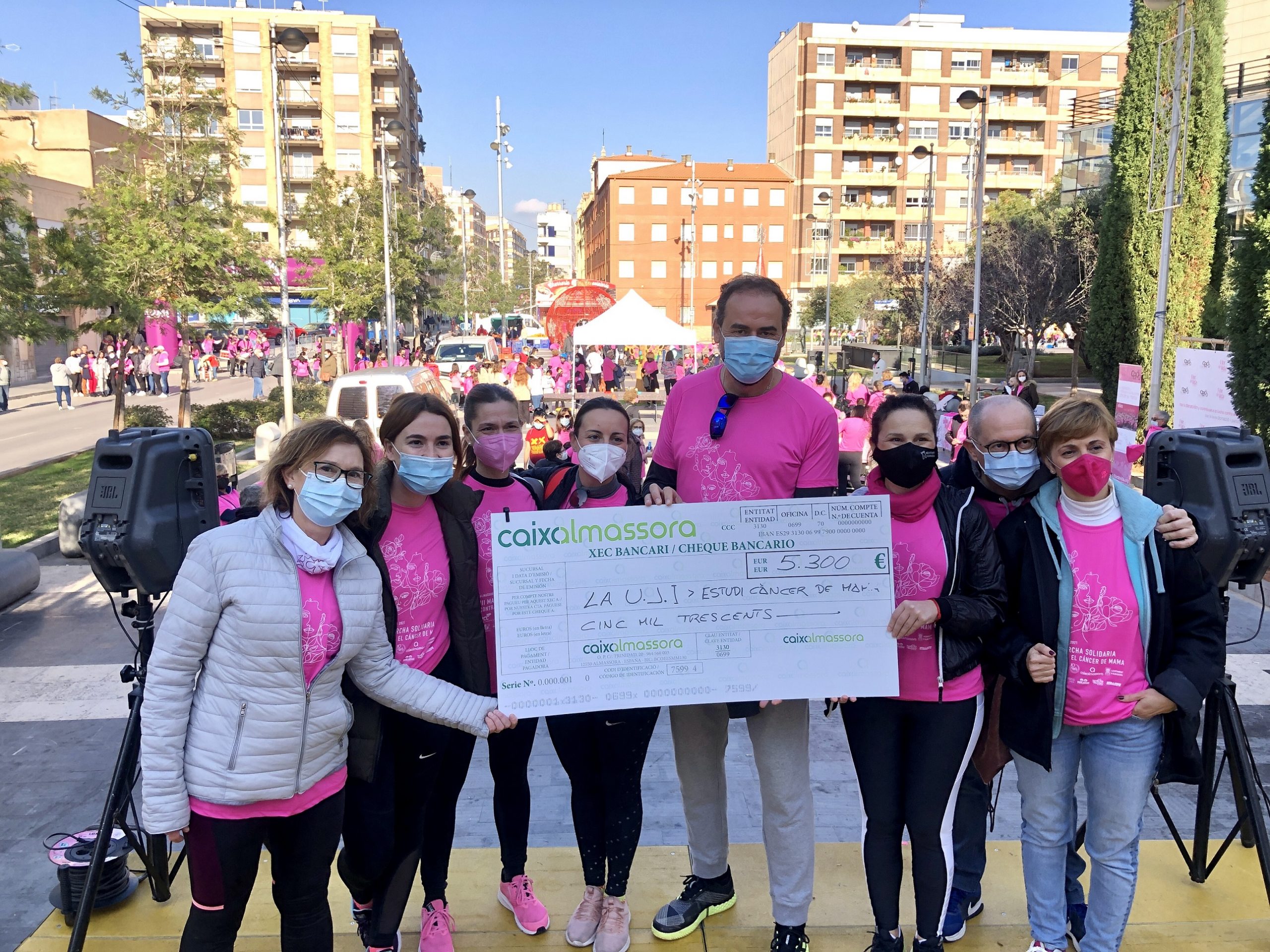 Almassora dona a la UJI 5.300 euros para investigar el cáncer de mama