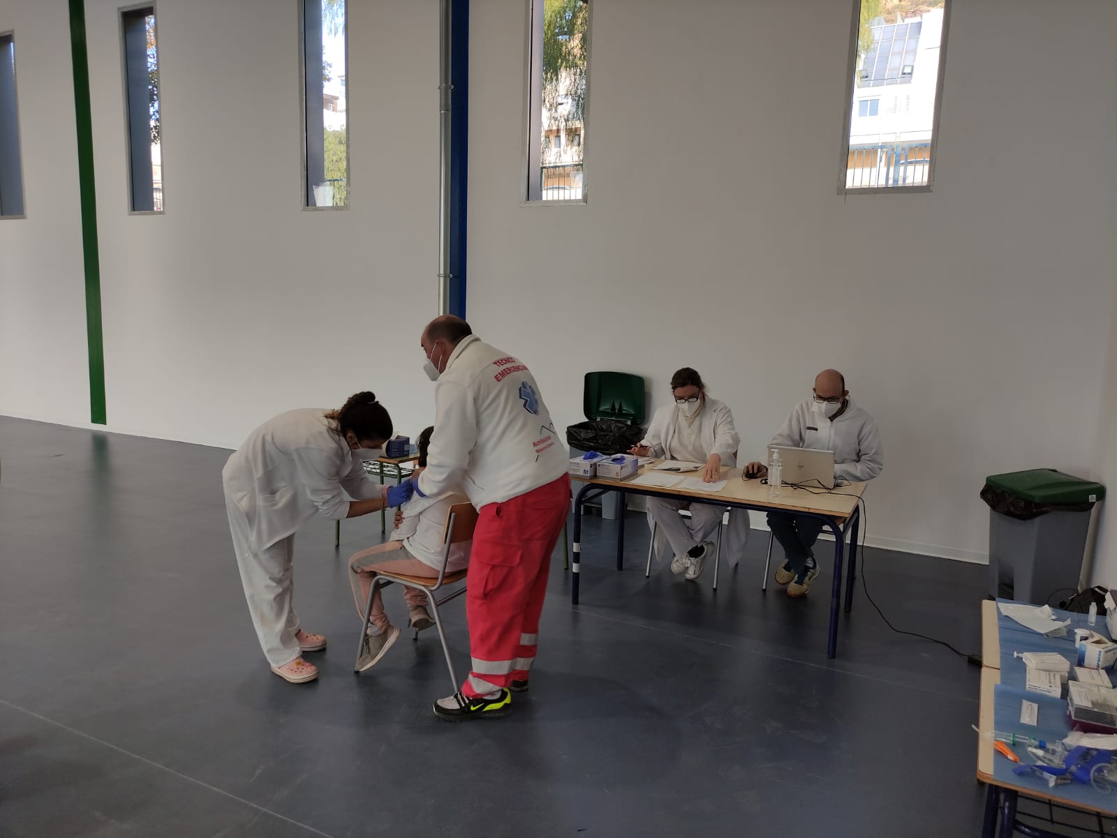 Más del 86% del alumnado entre 4º Y 6º de primaria del CEIP JUAN CARLOS I de Almenara recibe la primera dosis de la vacuna contra el Covid-19