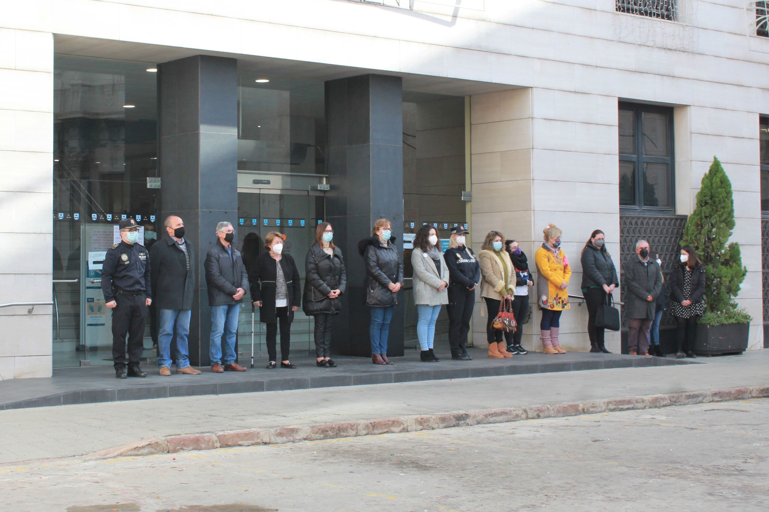 Burriana se suma al minuto de silencio convocado en señal de repulsa por el último asesinato machista de la Comunitat Valenciana