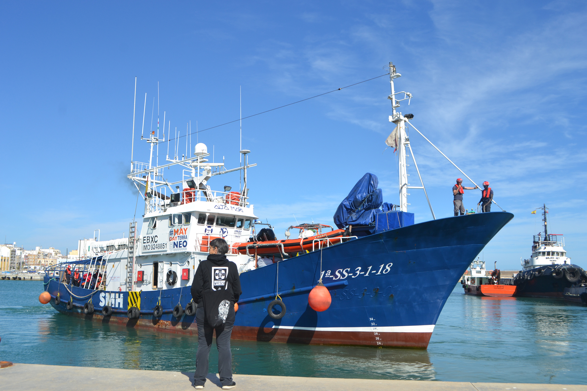 El barco de rescate Aita Mari atraca en el puerto de Vinaròs