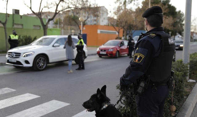 La Policía Local de Vila-real activa un dispositivo especial de vigilancia para evitar botellones durante los fines de semana