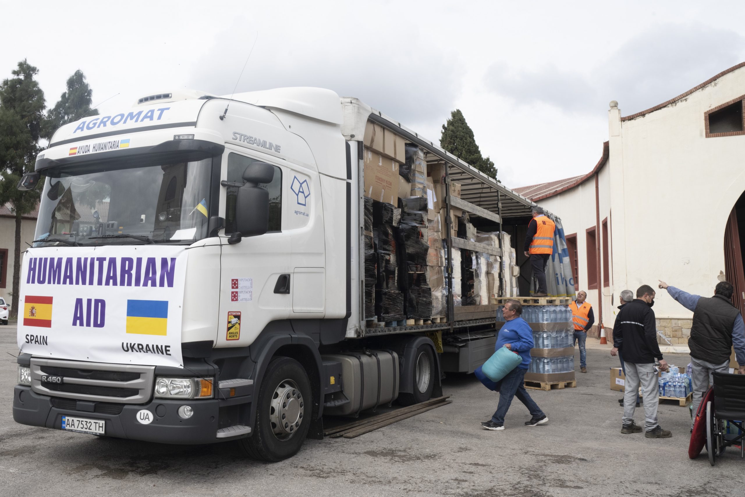 La Diputación de Castellón envía a las familias de Ucrania un camión con alimentos, material sanitario y ropa