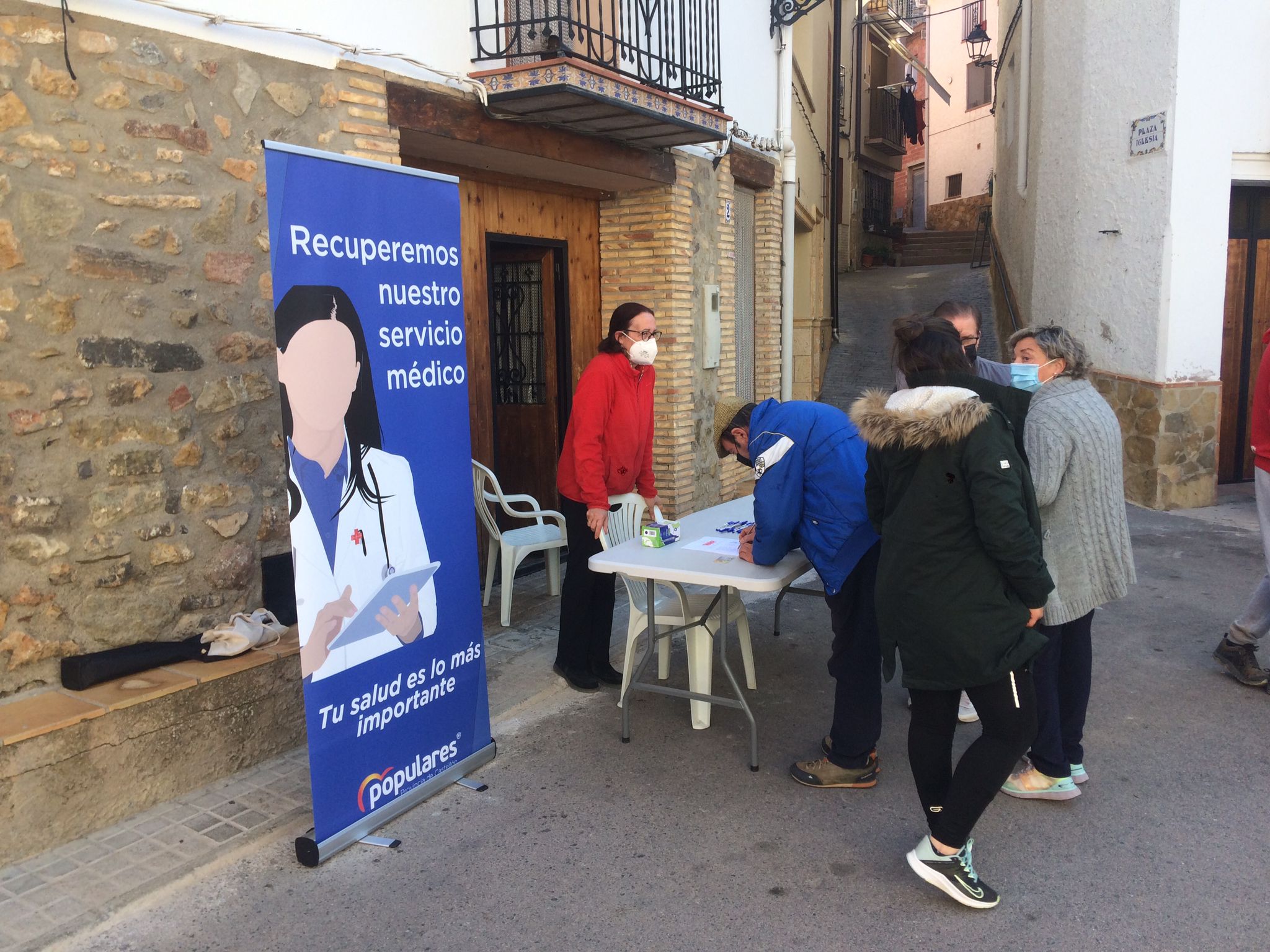 Pavías inicia una recogida de firmas para exigir a Sanidad la restitución de la asistencia médica