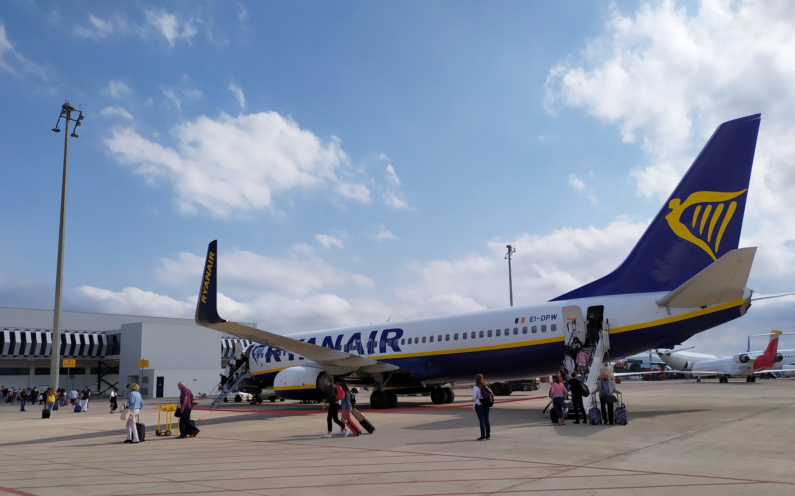 Las aerolíneas ofertan más de 140.000 plazas en los vuelos regulares que operan en el aeropuerto de Castellón en la campaña estival